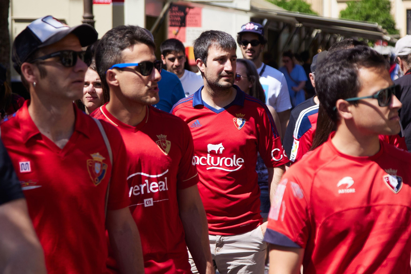 Las fotos de aficionados de Real Madrid y Osasuna el día de la final de Copa en Sevilla