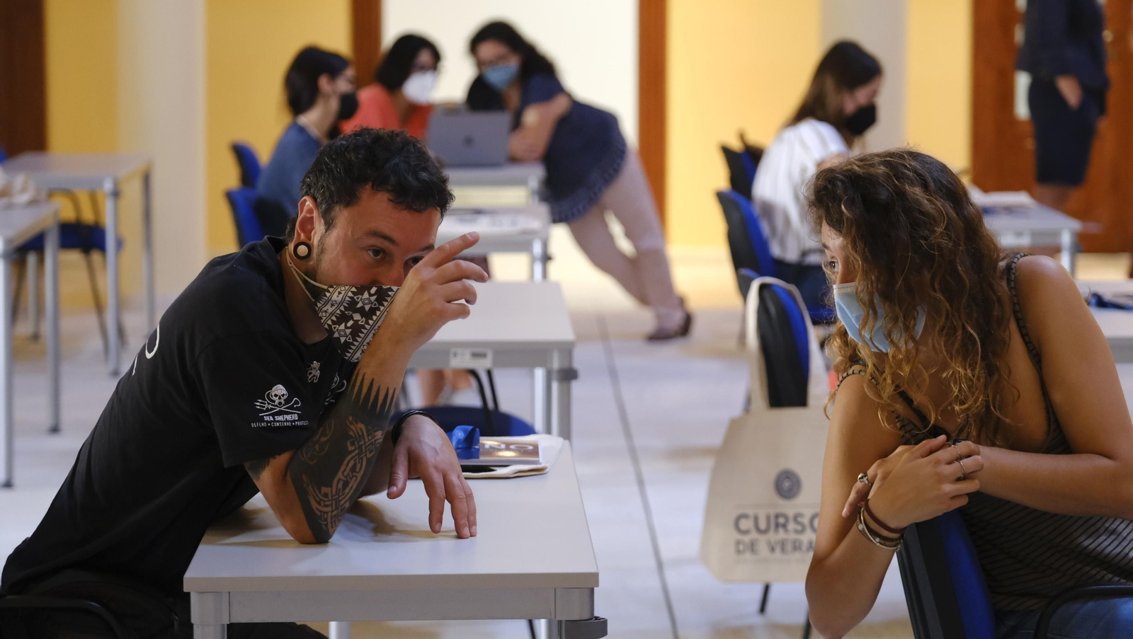 Fotogalería inicio XXII Cursos de Verano de la Universidad de Almería. Roquetas de Mar.