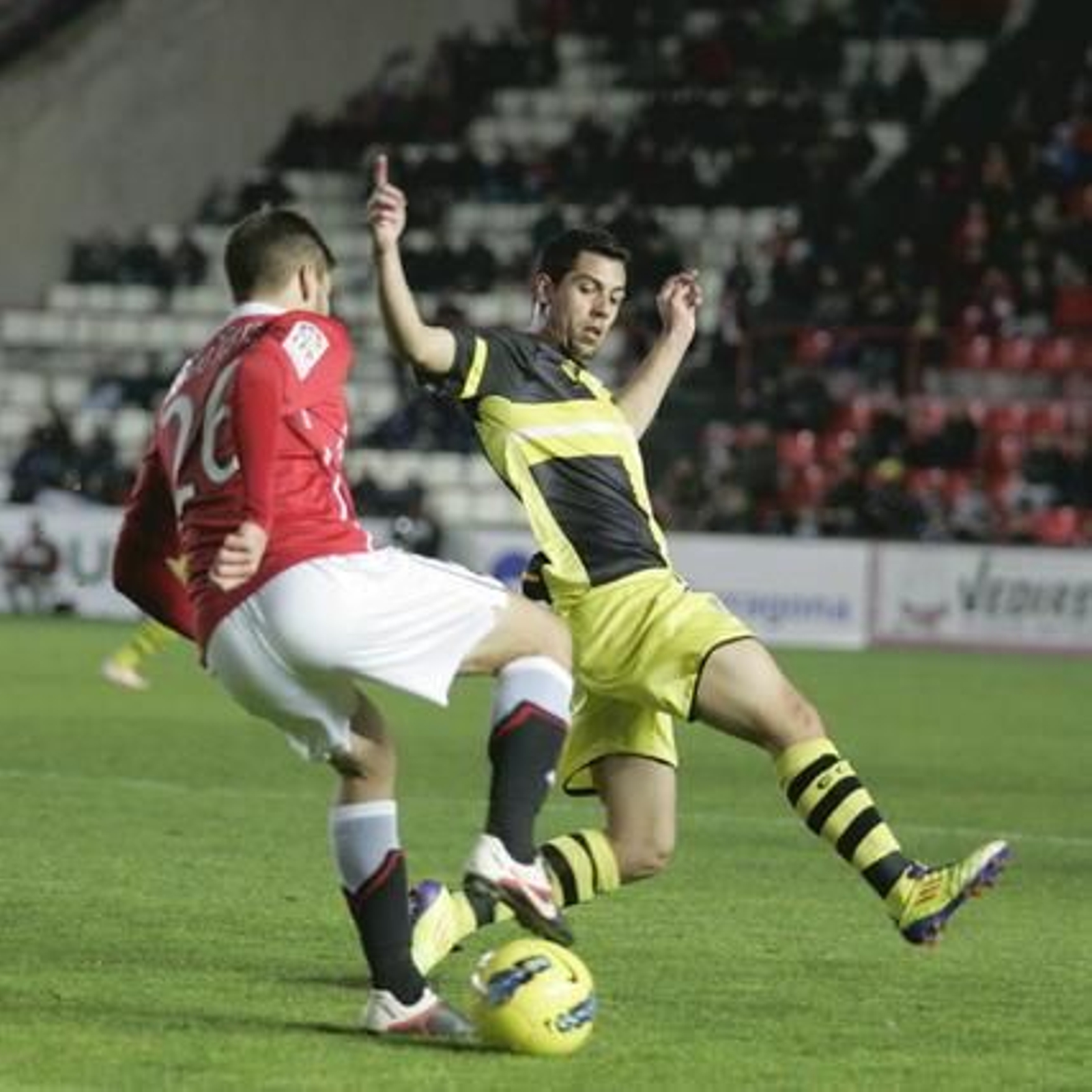 El Córdoba empata ante Tarragona pese a acabar con uno menos (0-0). / LOF