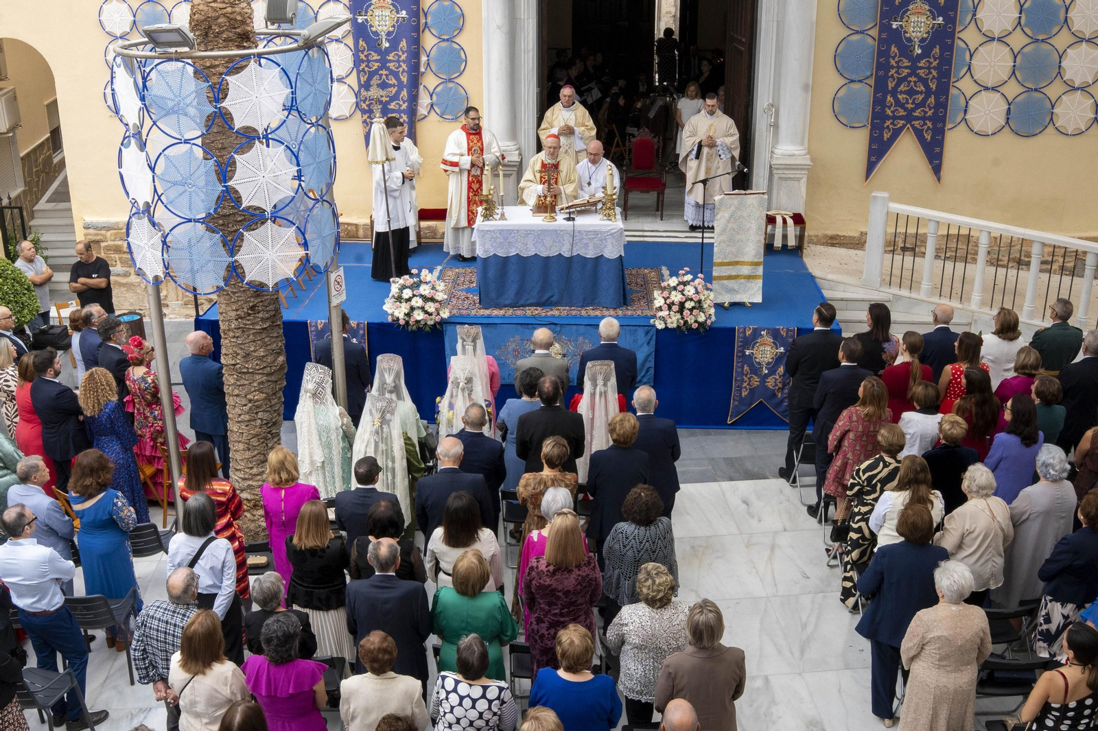Las imágenes de la misa y procesión en Macael por las fiestas en honor a Nuestra Señora del Rosario