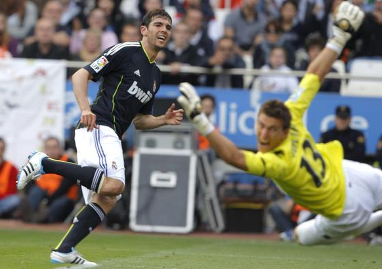 El Real Madrid golea al Valencia a domicilio (3-6). / Reuters