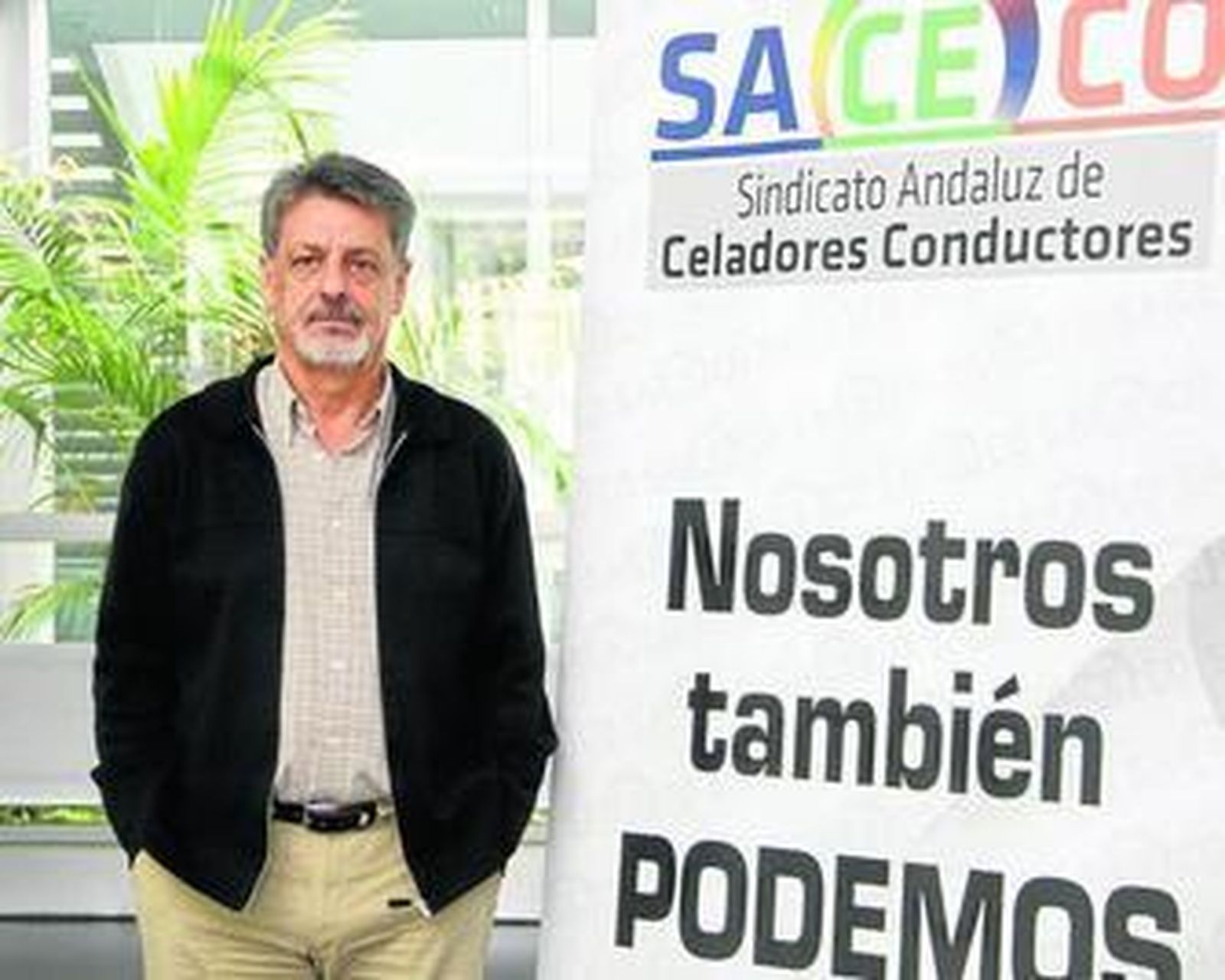 Juan Cebrián García posa en las instalaciones que tiene el sindicato en la Cámara de Comercio.