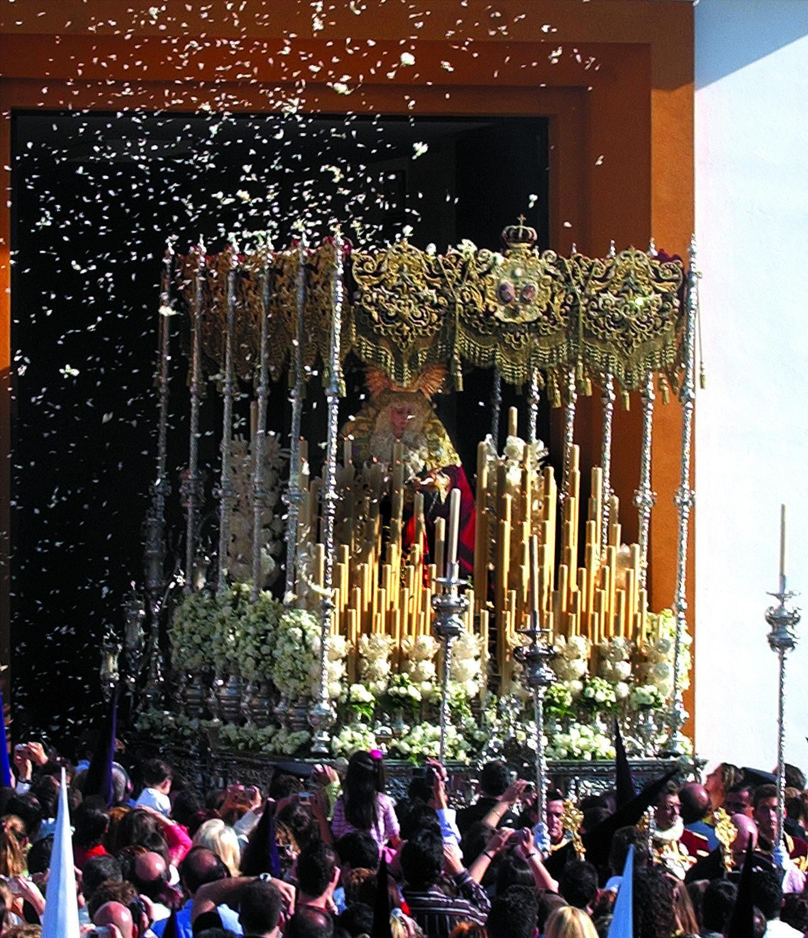 María Santísima de la Candelaria en su paso de palio.