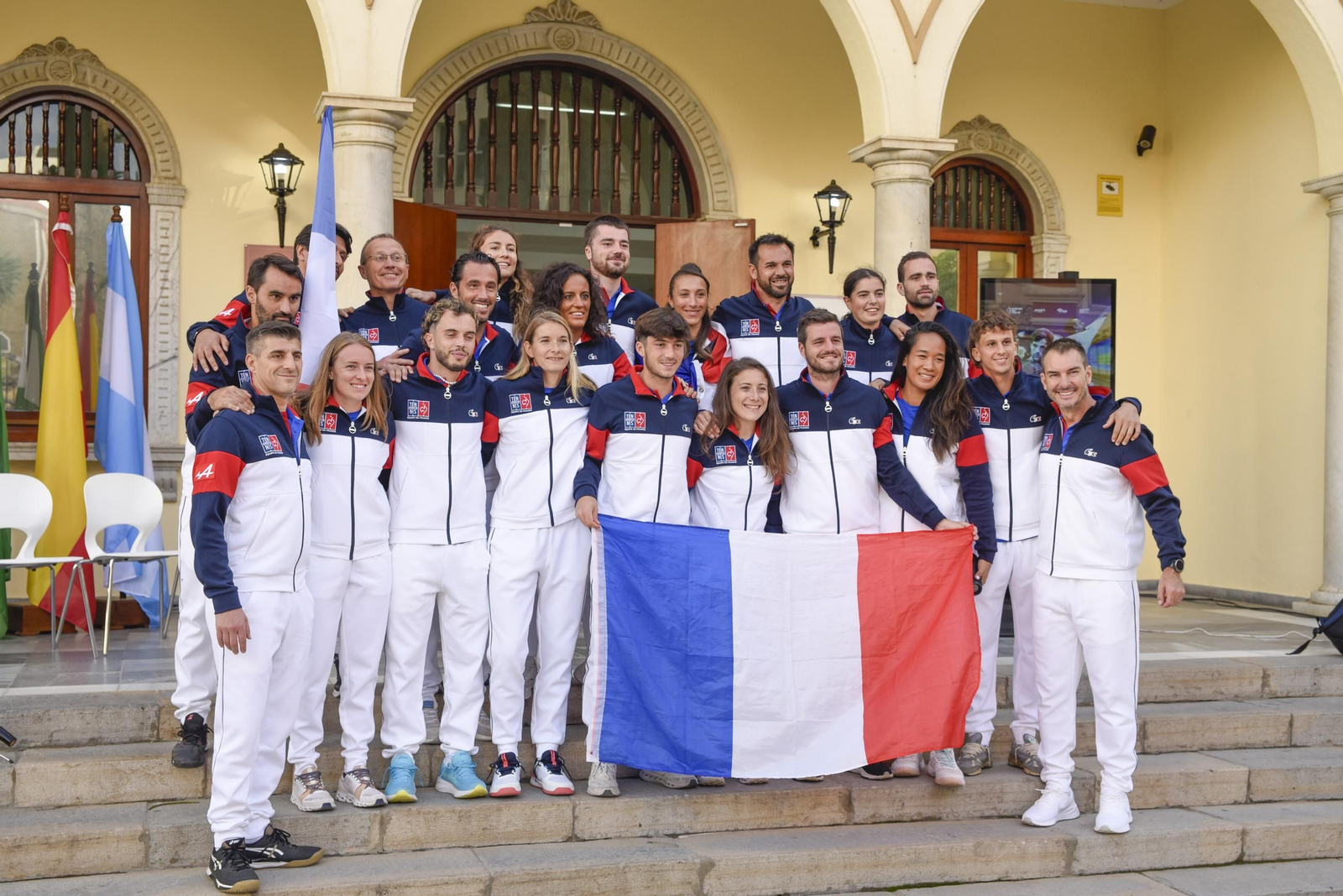 Las fotos del desfile de banderas de las selecciones participantes en el FIP Euro Pádel Cup de La Línea