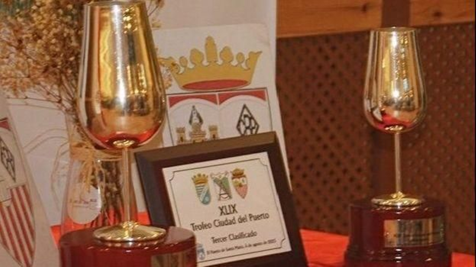 El Trofeo Ciudad de El Puerto cumple su XLIX edición y recupera el formato triangular. El Trofeo Ciudad de El Puerto cumple su XLIX edición y recupera el formato triangular.