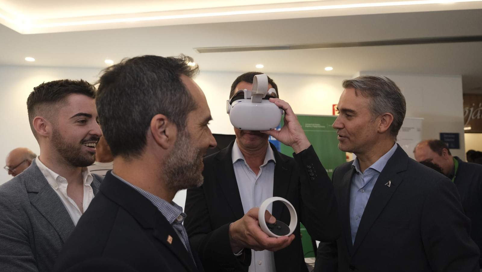 I Feria de Empleo Cruz Roja de Almería, en imágenes