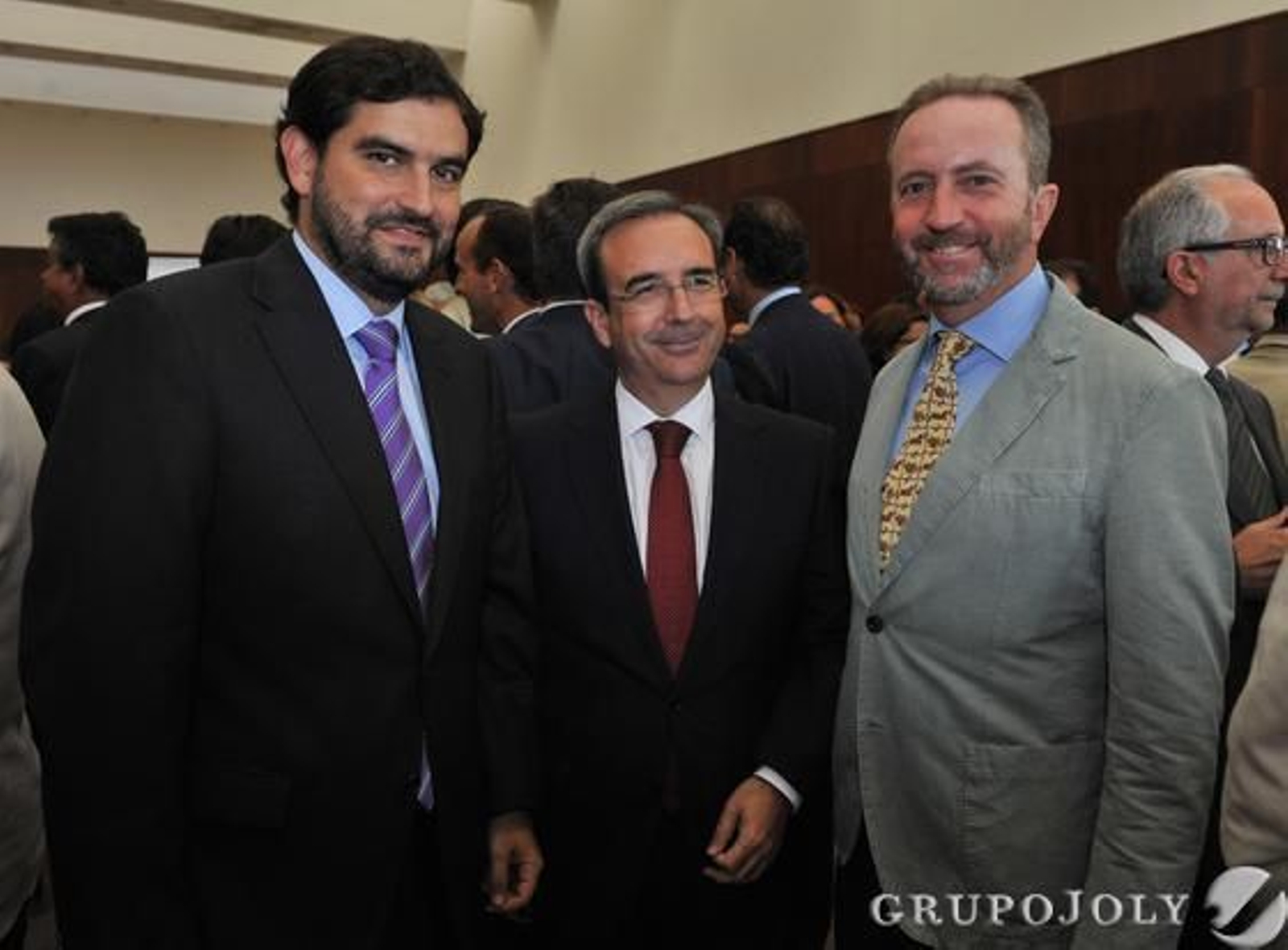 Jorge Romero, director de Relaciones Institucionales de Mercadona en Andalucía; Juan Carlos Fernández, director general del Grupo Joly, y Rodrigo Charlo, presidente de Bogaris.

Foto: Victoria Hidalgo / Juan Carlos Vazquez