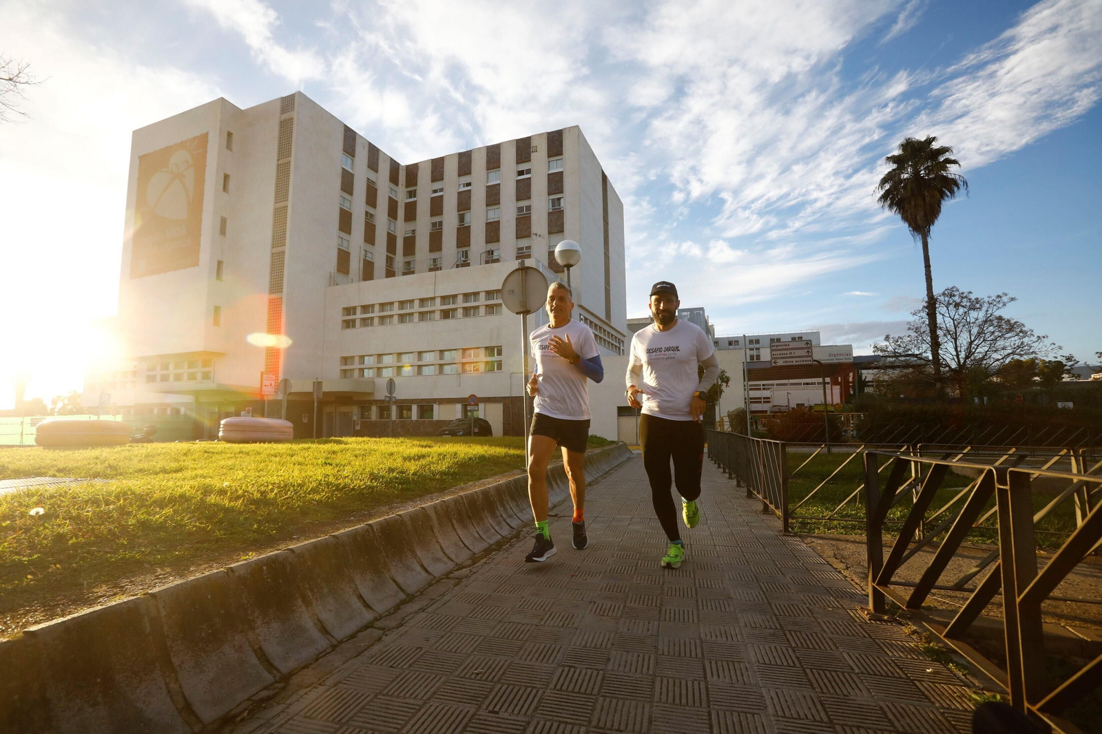 El I Desafío Deportivo Solidario Jarquil parte del Hospital Reina Sofía de Córdoba, en imágenes