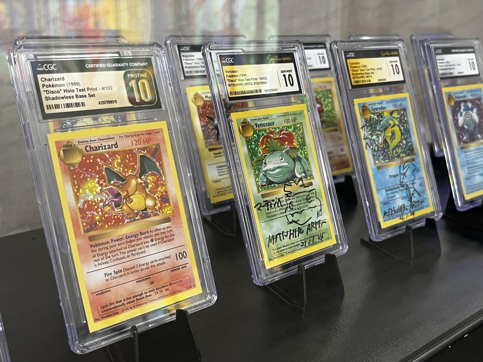 Imagen de archivo de una subasta de cartas de Pokémon.