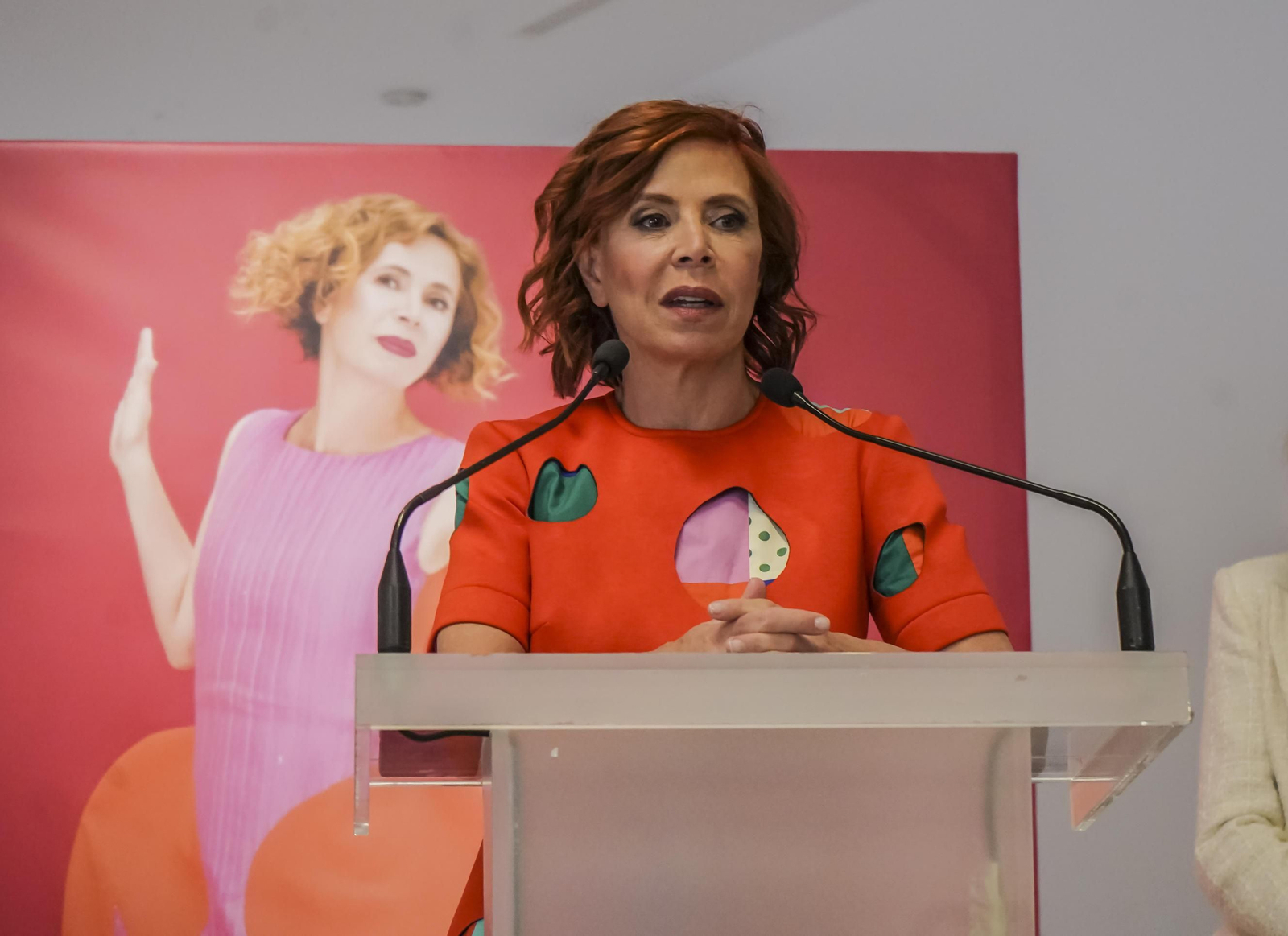 Agatha Ruiz de la Prada expone en Granada una retrospectiva de sus últimos 35 años de carrera, en imágenes