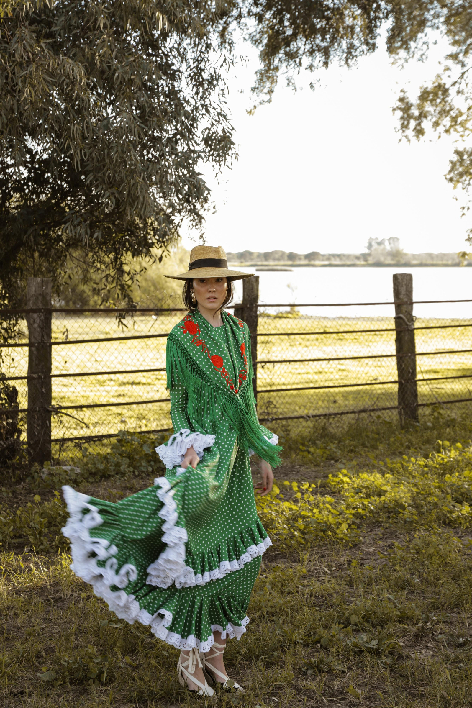 El Rocío 2023: Así es la nueva colección de moda flamenca de Gil Ortiz