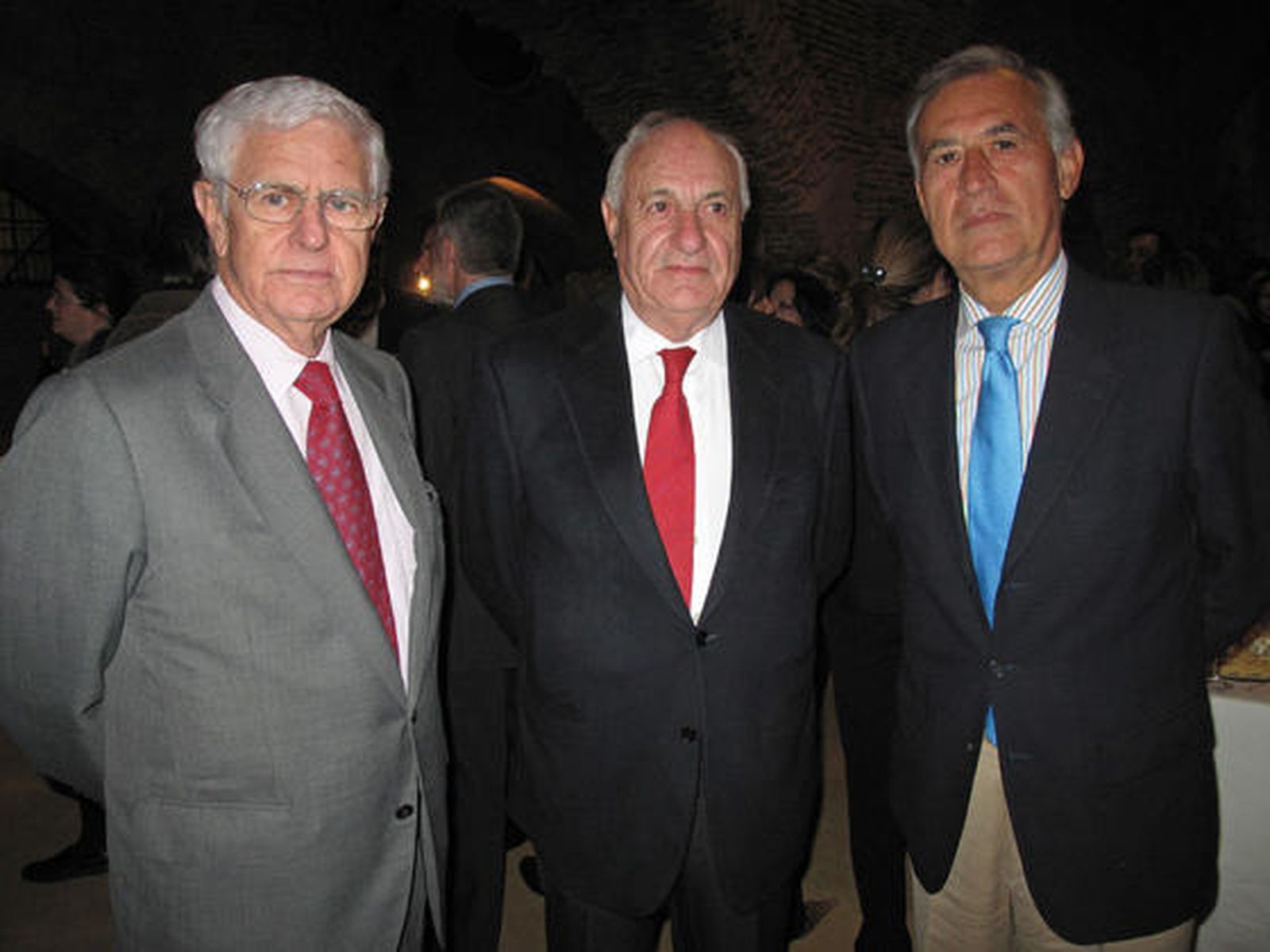 José Luis Sánchez, presidente de Sando; Juan Ramón Guillén, presidente de Acesur, y el catedrático Juan José López Garzón. / Victoria Ramírez