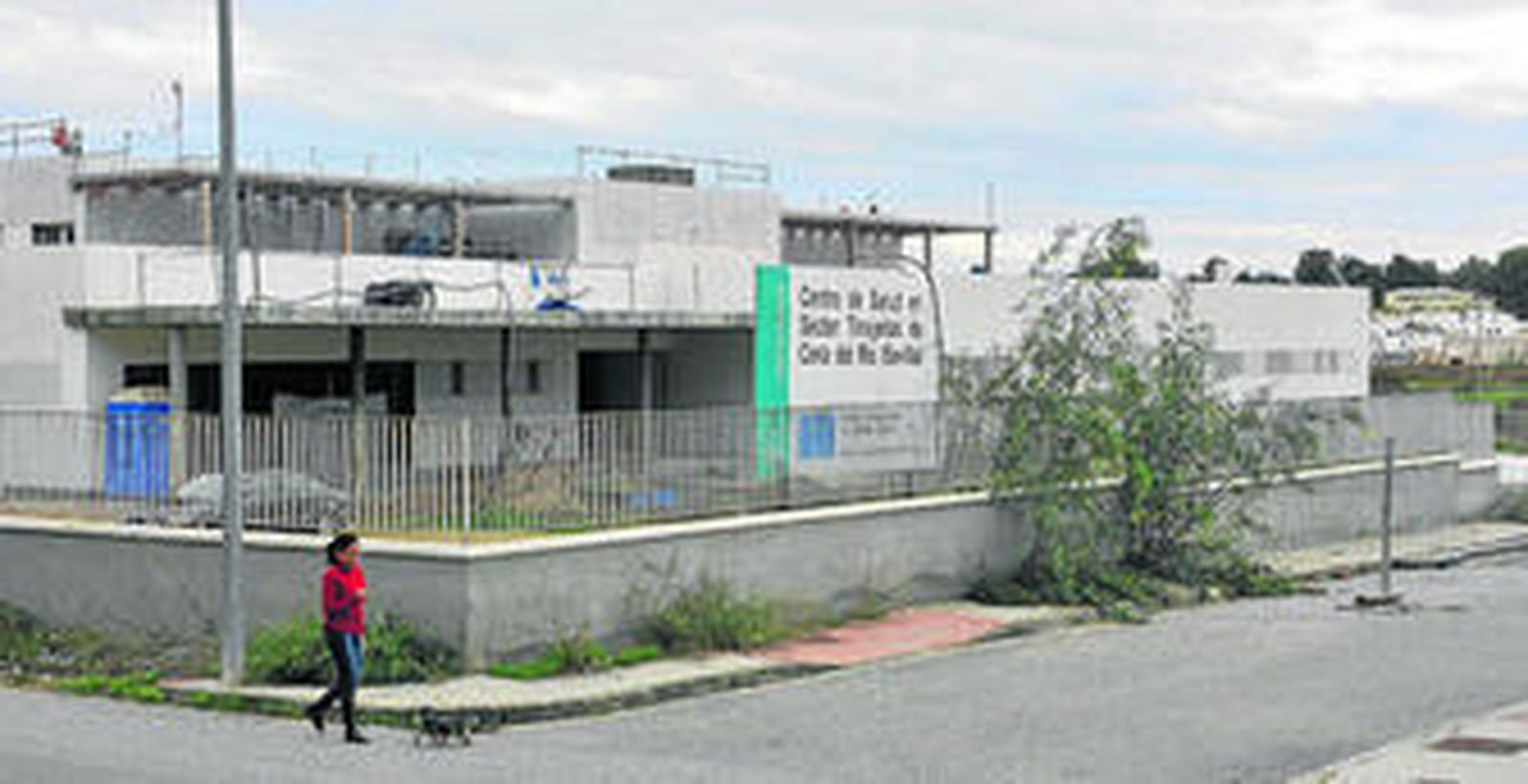 El nuevo centro de salud de Coria del Río ha sido saqueado en varias ocasiones.