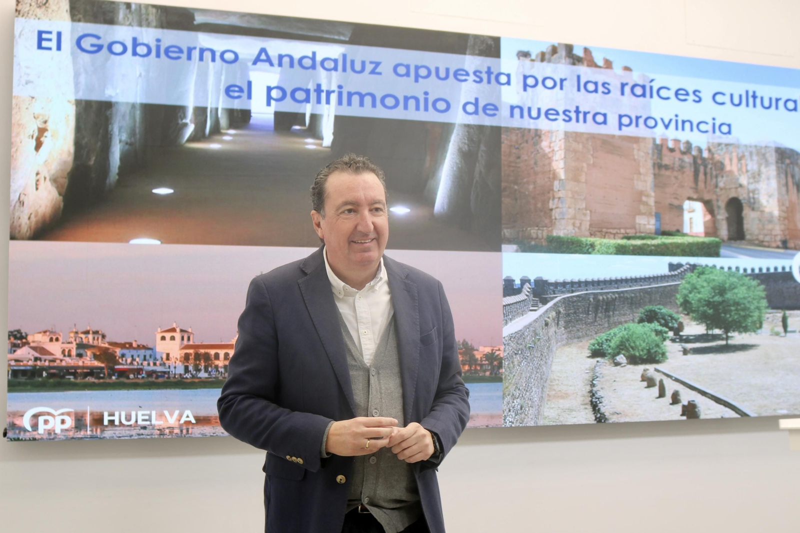 El presidente del Partido Popular de Huelva, Manuel Andrés González, este martes en rueda de prensa.