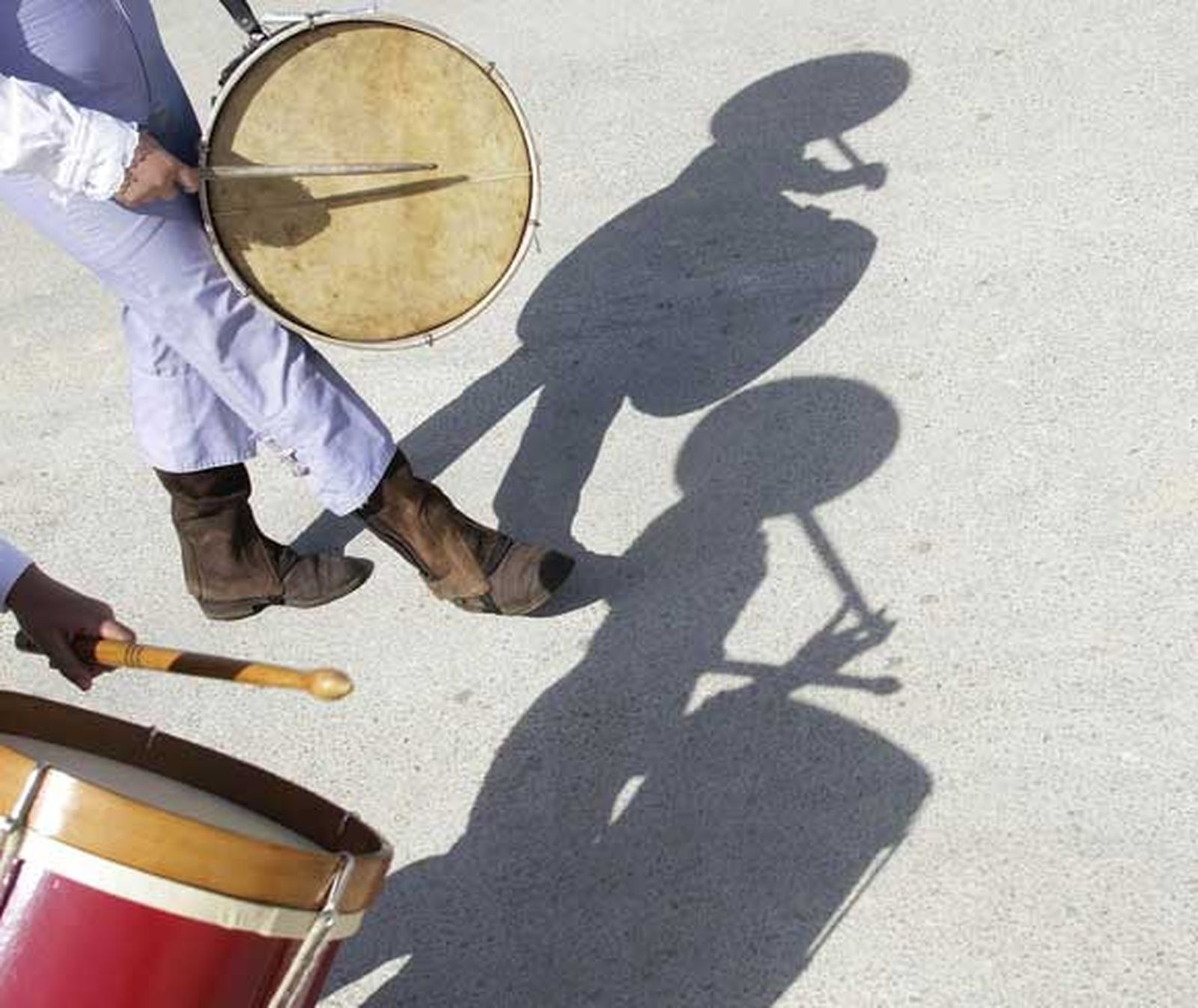 Los sanroqueños llenan el Pinar del Rey para estar con su patrón. La afluencia de pública desborda todas las previsiones de la organización

Foto: Erasmo Fenoy