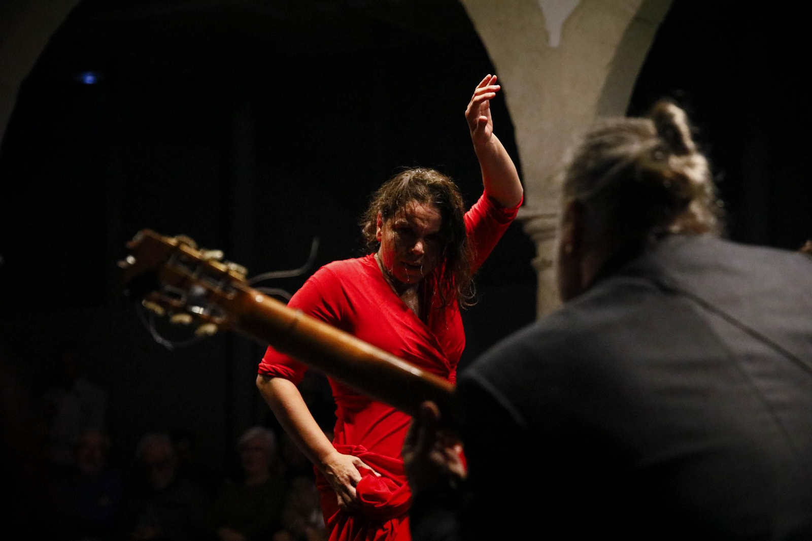 El Centro Andaluz de la Fotografía de Almería presenta el calendario 2025 con la actuación de la bailaora María Moreno, en imágenes