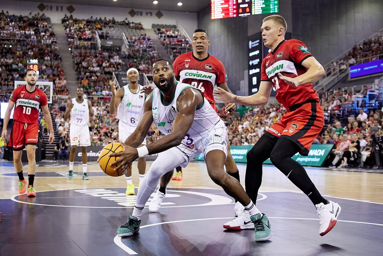 Melvin Ejim, sus cuatro años y seis títulos en Málaga