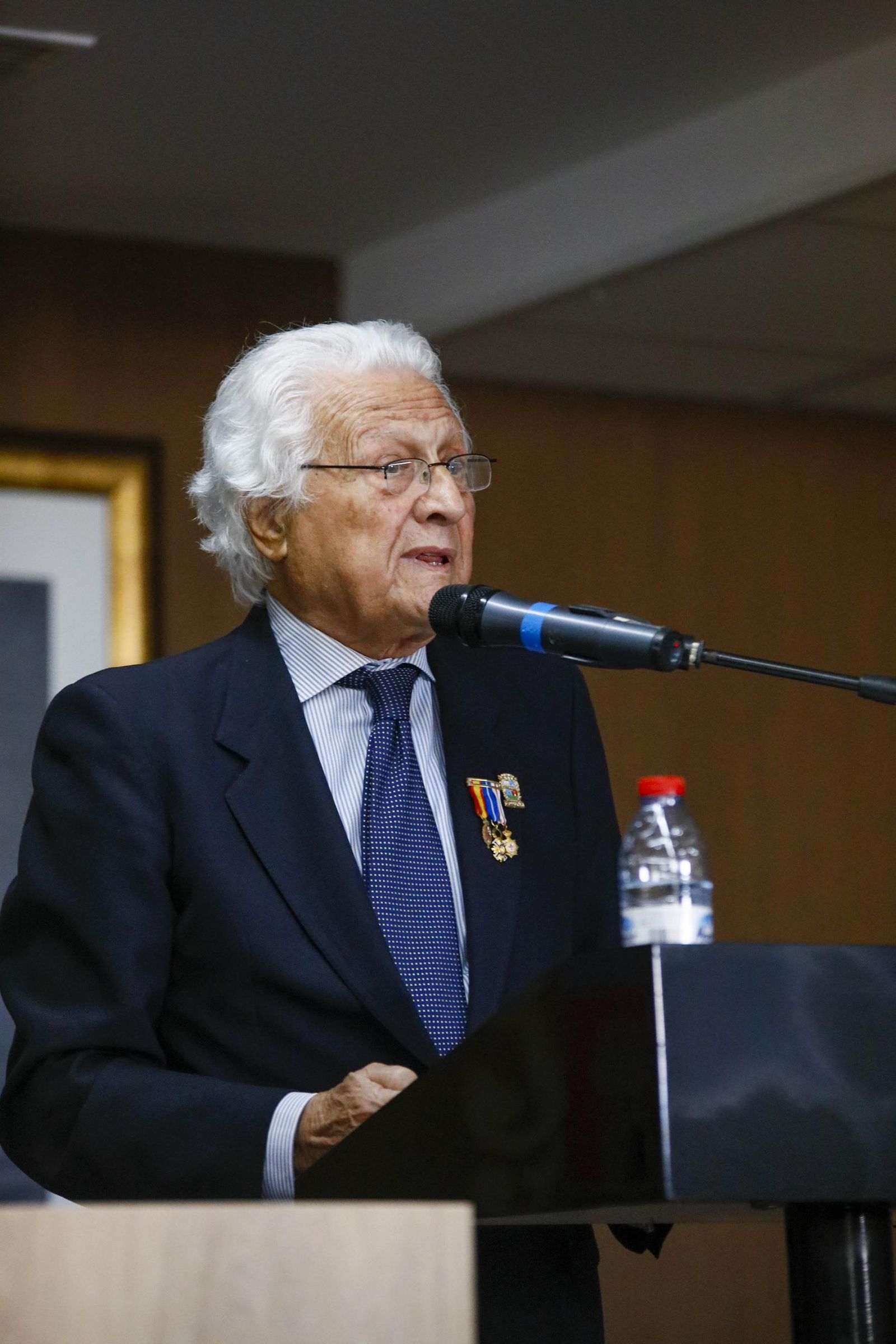 Las imágenes del nombramiento de hijo predilecto de Garrucha a José María Martínez de Haro