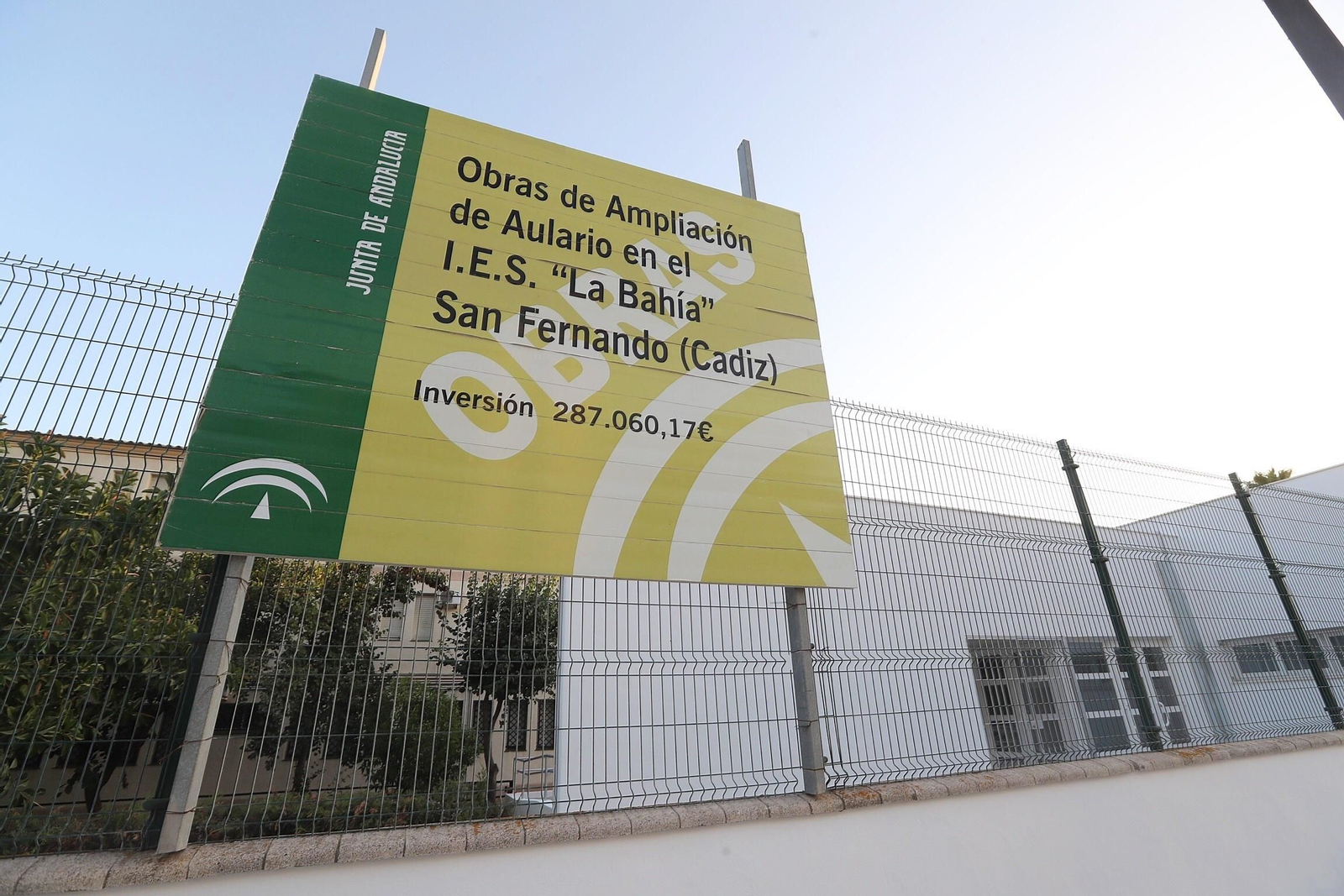 Exterior del nuevo edificio anexo del IES La Bahía.