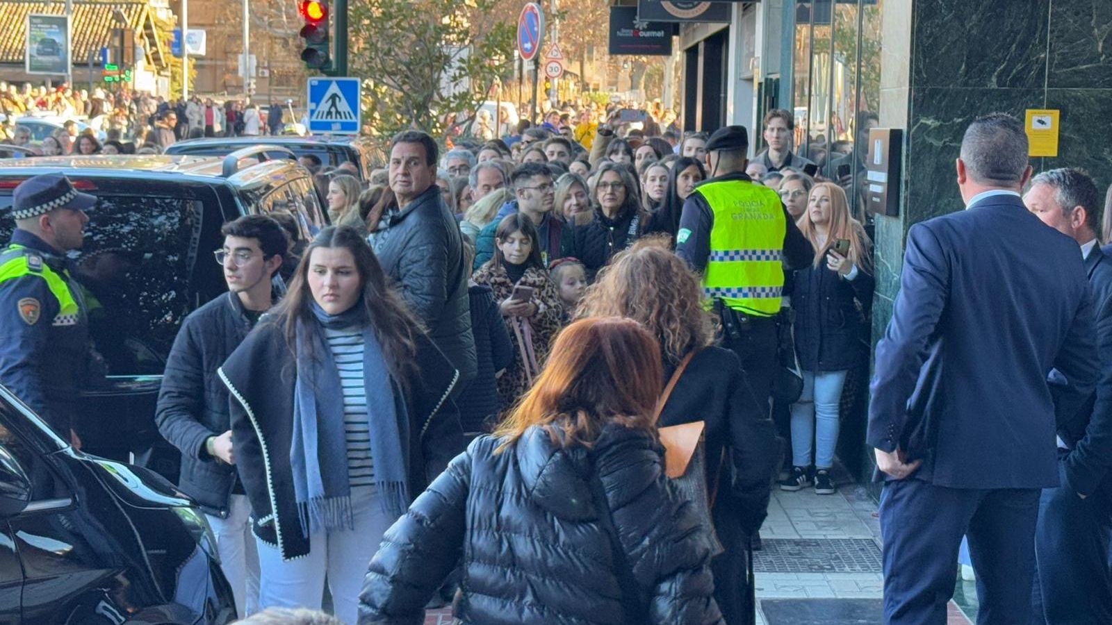 La Policía Local ha tenido que poner un poco de orden en la zona