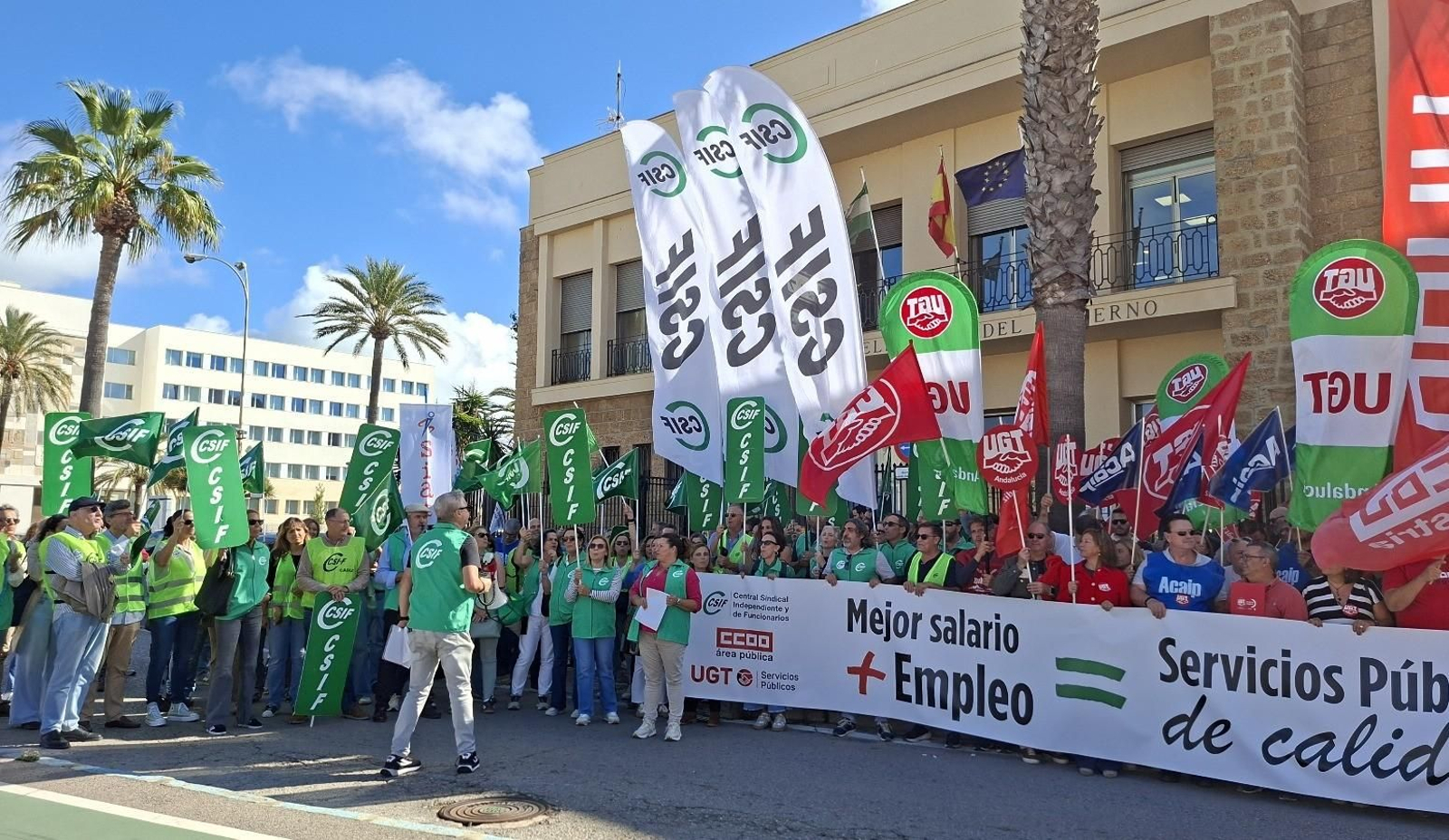 Manifestación contra el Gobierno por la situación de los empleados públicos