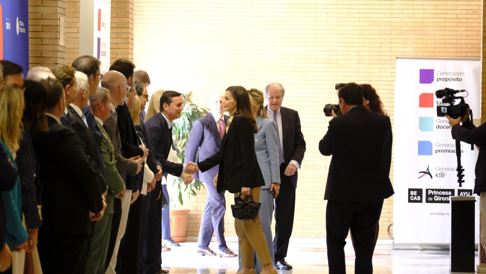 Imágenes de la Reina Letizia en el Tour del Talento en Almería