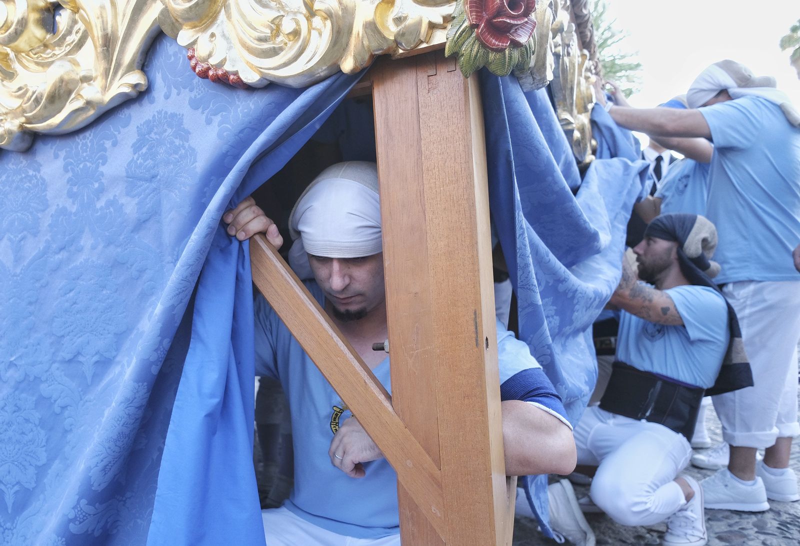 La procesión de la Virgen de Acá por las calles de Córdoba, en imágenes
