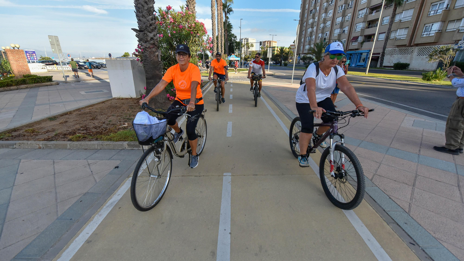 Marcha en bicicleta por la Semana de la Movilidad en La Línea, en imágenes