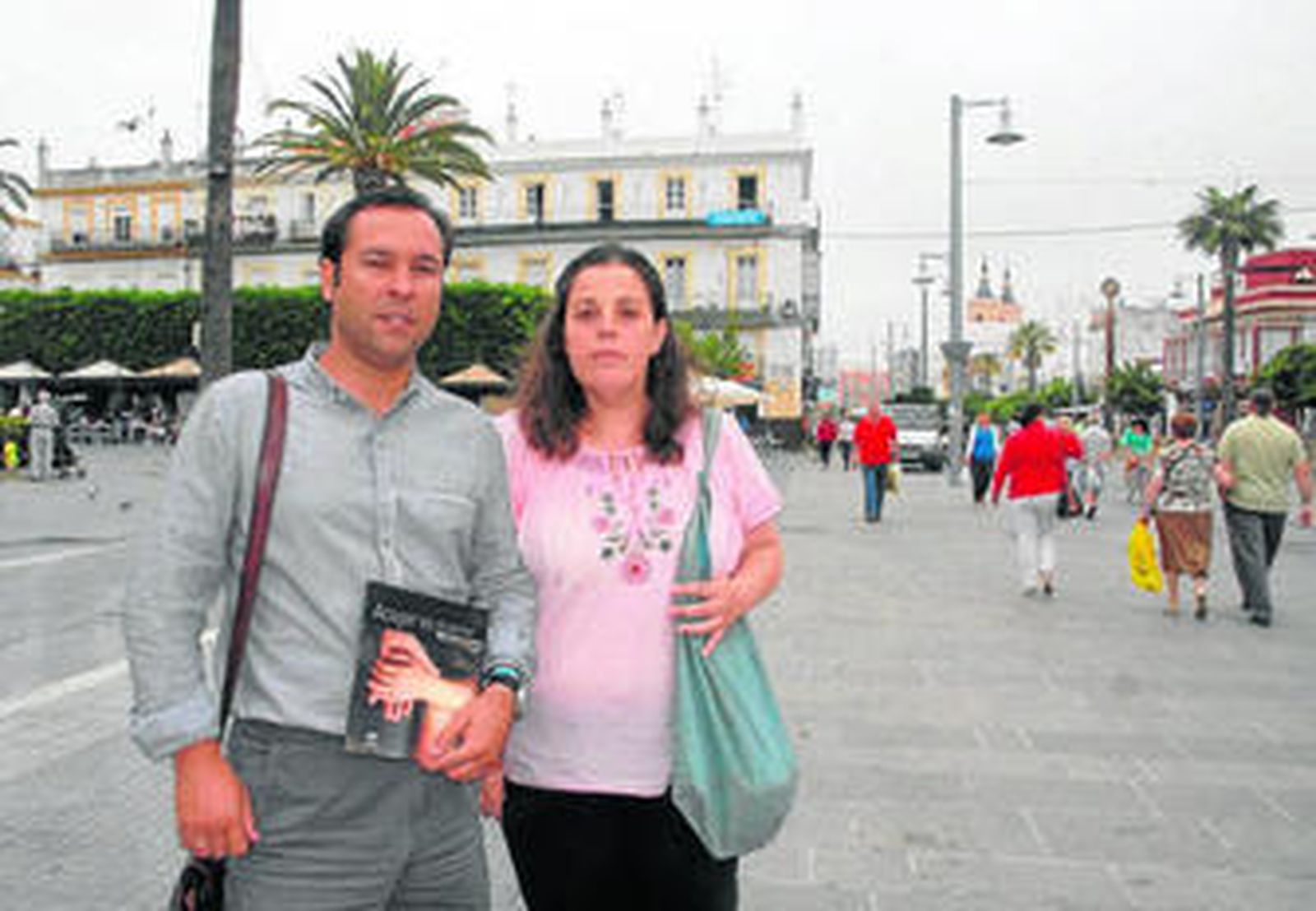 Juan Vizuete y Mercedes Vela, coordinadores del proyecto 'Acógeles' de ACCAM.