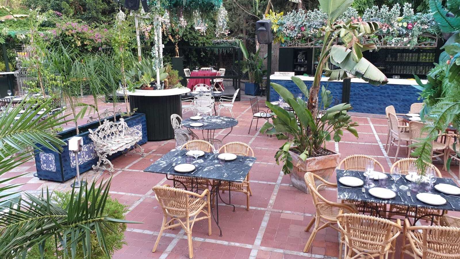 Zona de terraza y comedor.