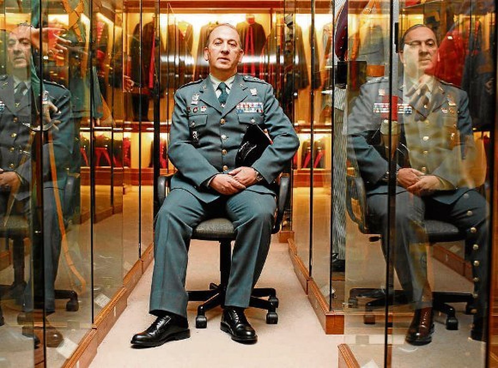 "Creo que un militar bien mandado es el primer garante de la paz"