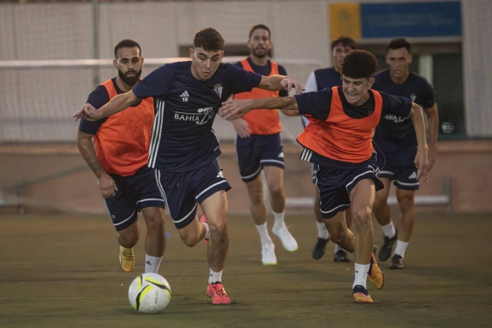 Sesión de trabajo del equipo isleño en el complejo deportivo de Bahía Sur.