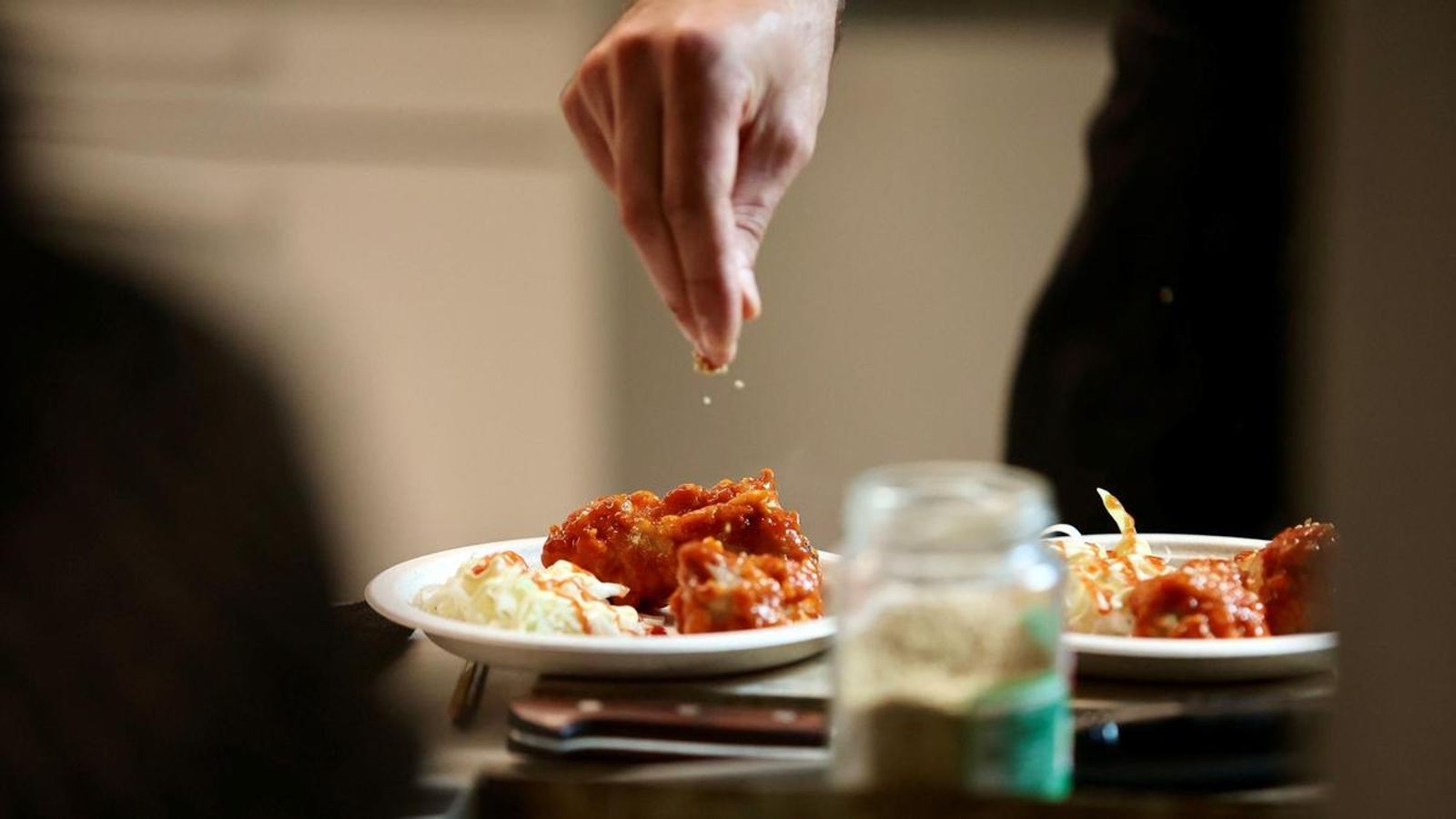 Preparación de las alitas picantes coreanas