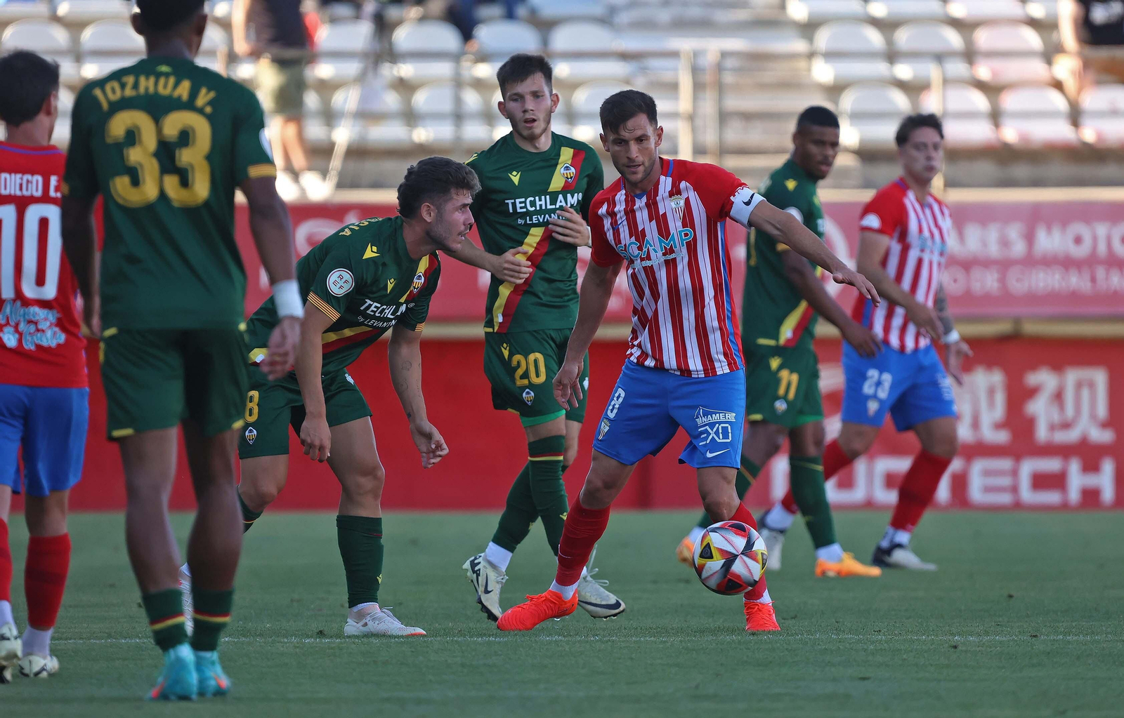 Las mejores fotos del Algeciras - Castellón de Primera RFEF