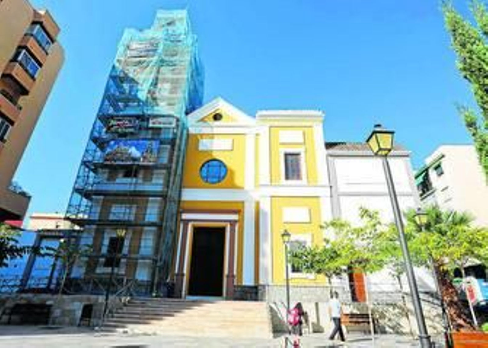 Fachada de la parroquia de Nuestra Señora de las Angustias.