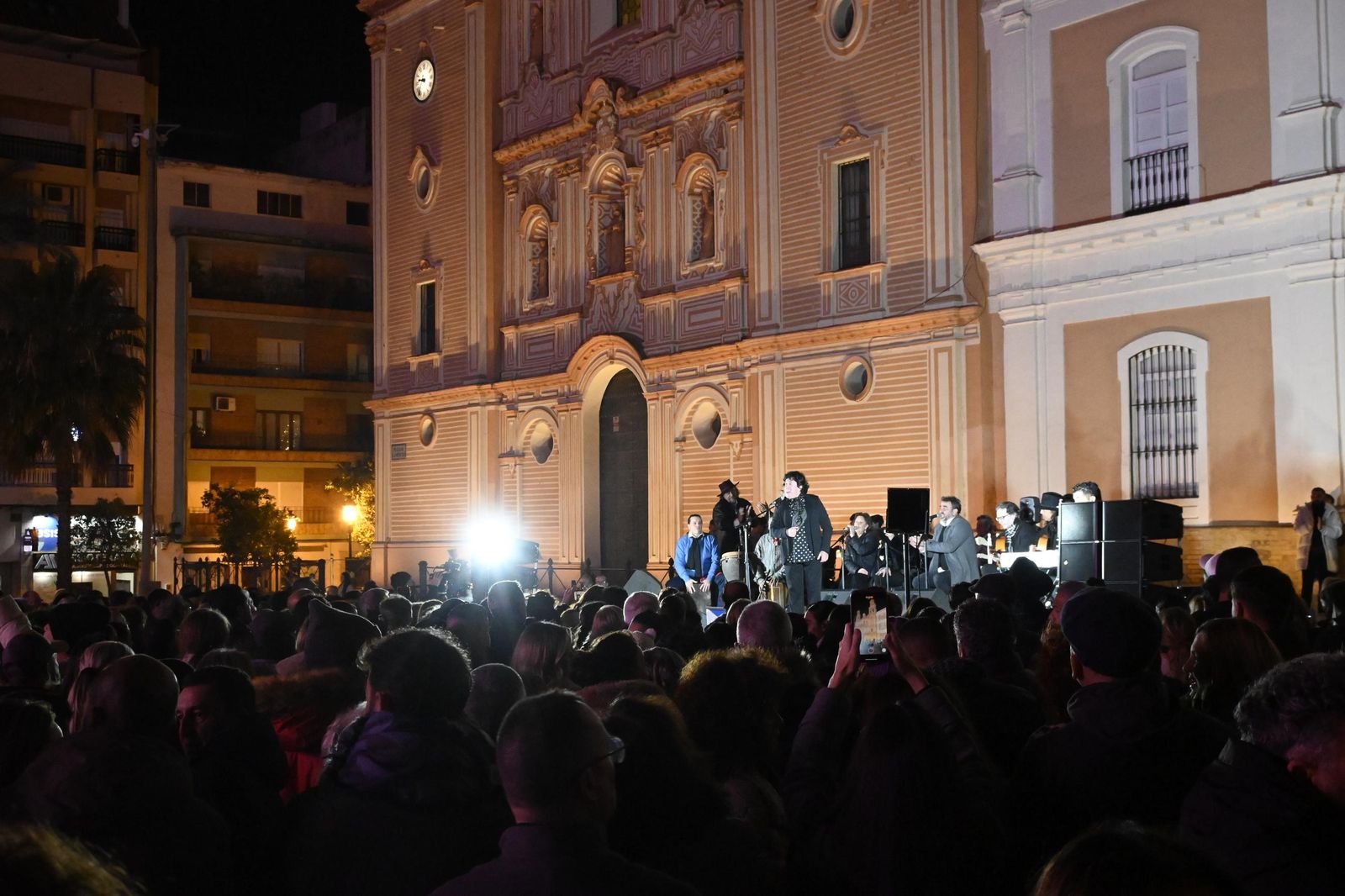 Imágenes de la zambomba en la Plaza de La Merced