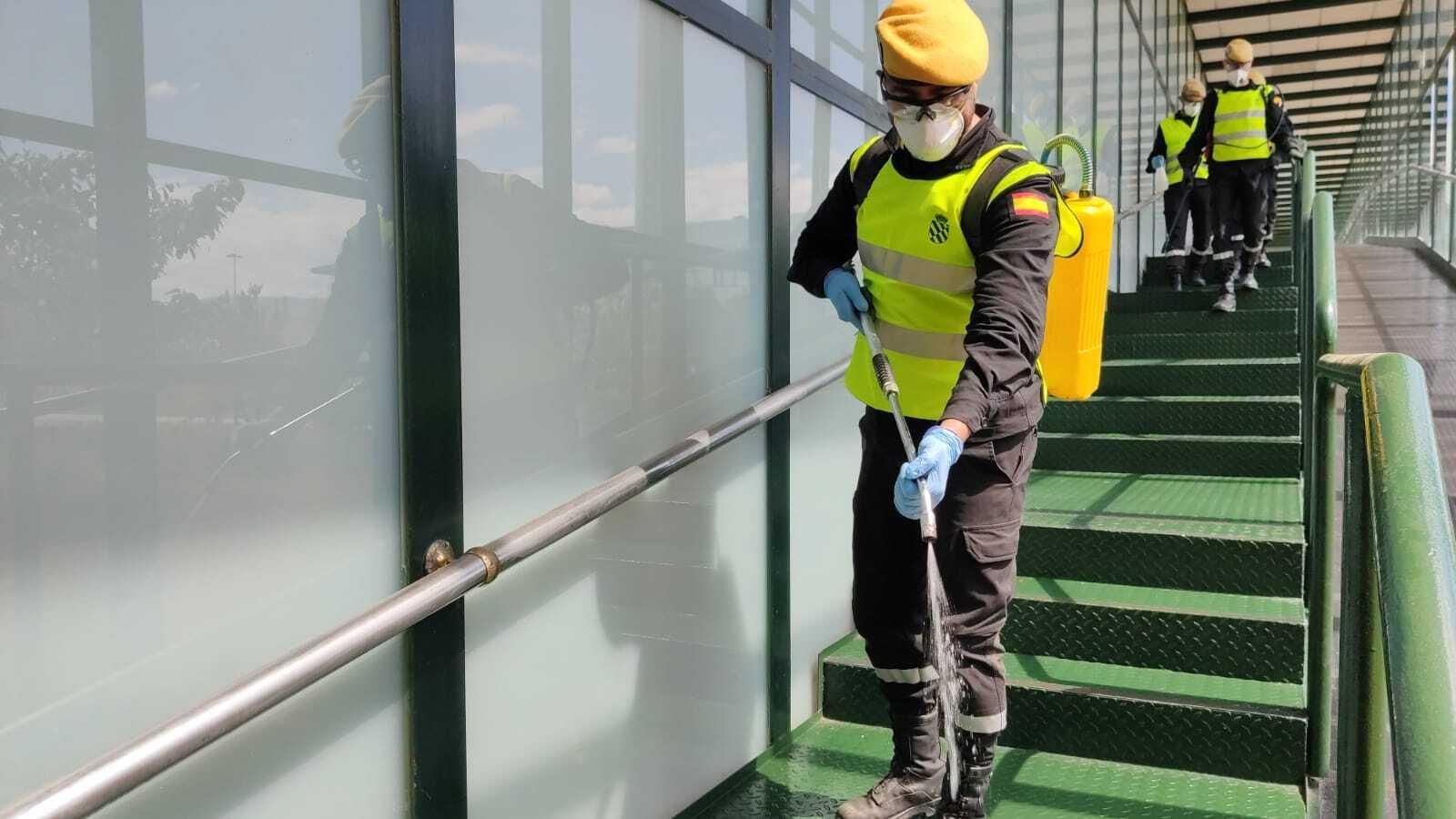 La desinfección de la UME en la cárcel: todas las imágenes