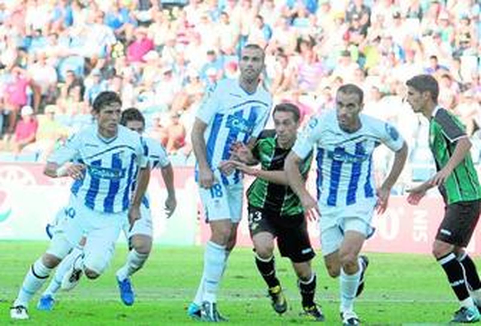 Mora, lesionado, no jugará ante el Elche, por lo que Manolo Martínez entrará en el once.