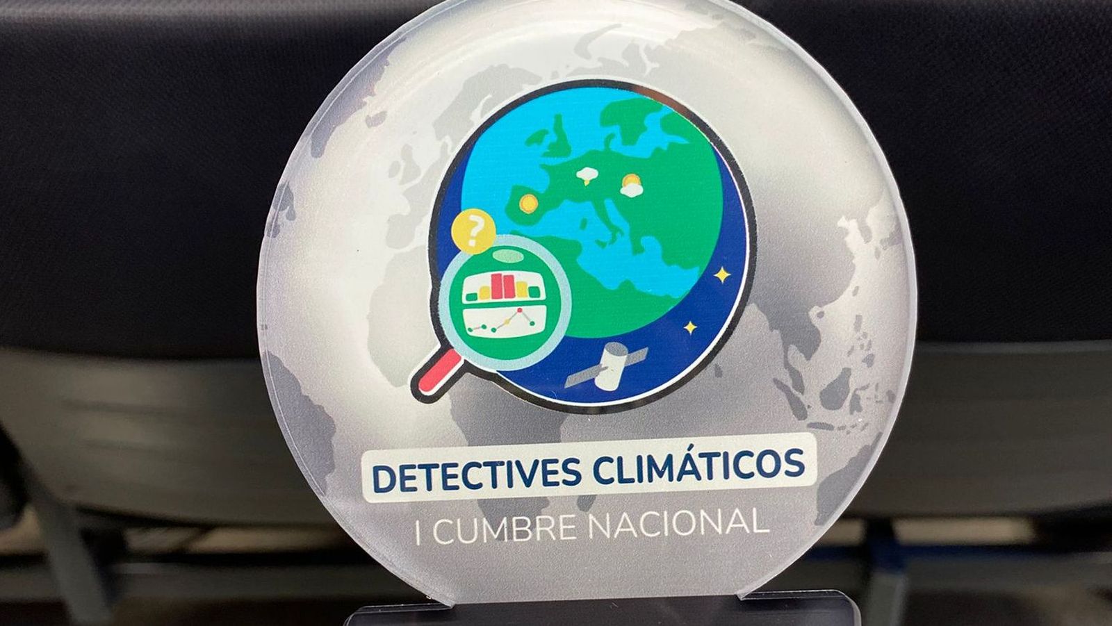 Una imagen del trofeo que ha ganado el instituto portuense.