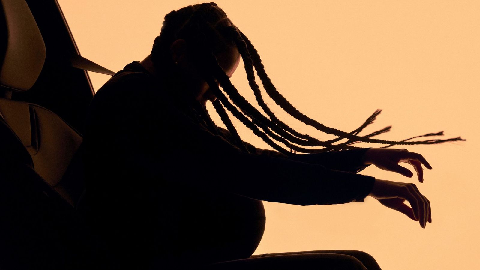 Todos los ocupantes de los vehículos, incluso los conductores profesionales, están obligados con el cambio de año a utilizar el cinturón de seguridad en todo momento.