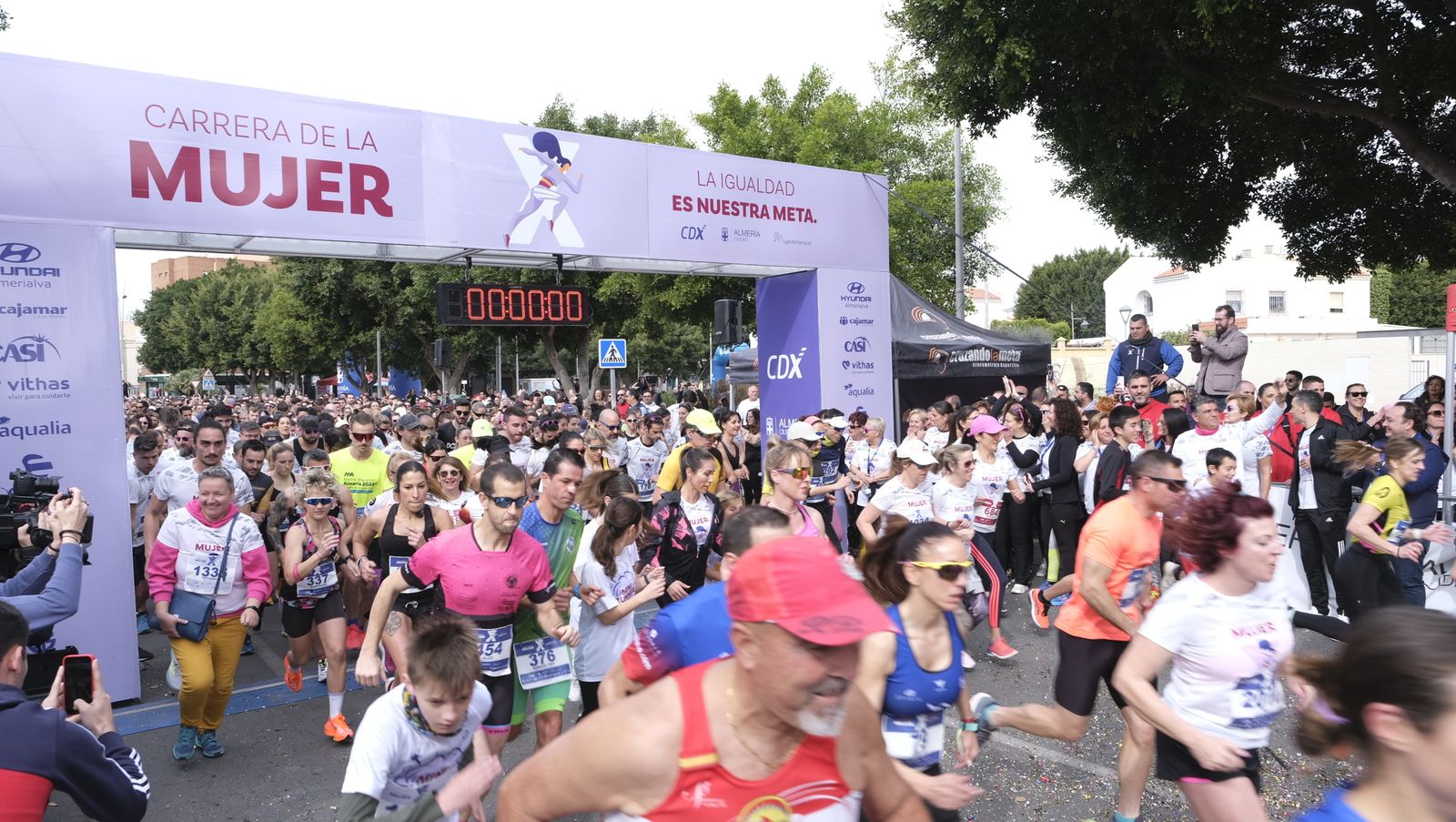 Imágenes de la Carrera de la Mujer 2023 en Almería
