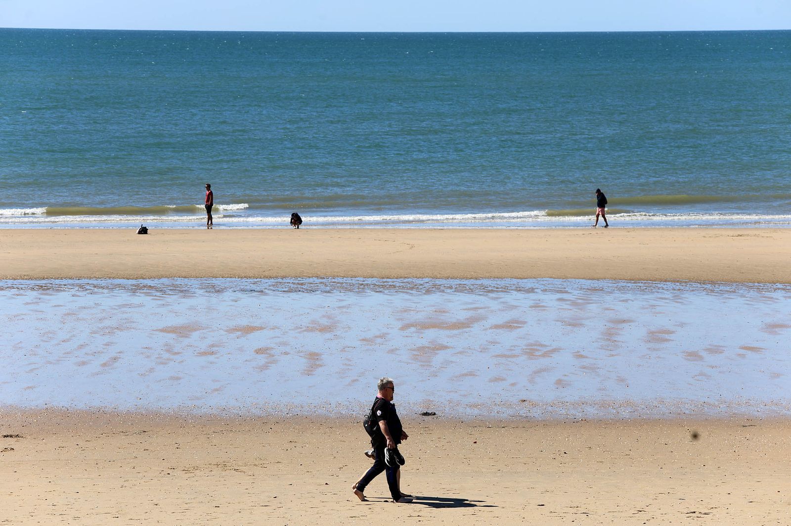 Imágenes del ambiente en las playas de Huelva