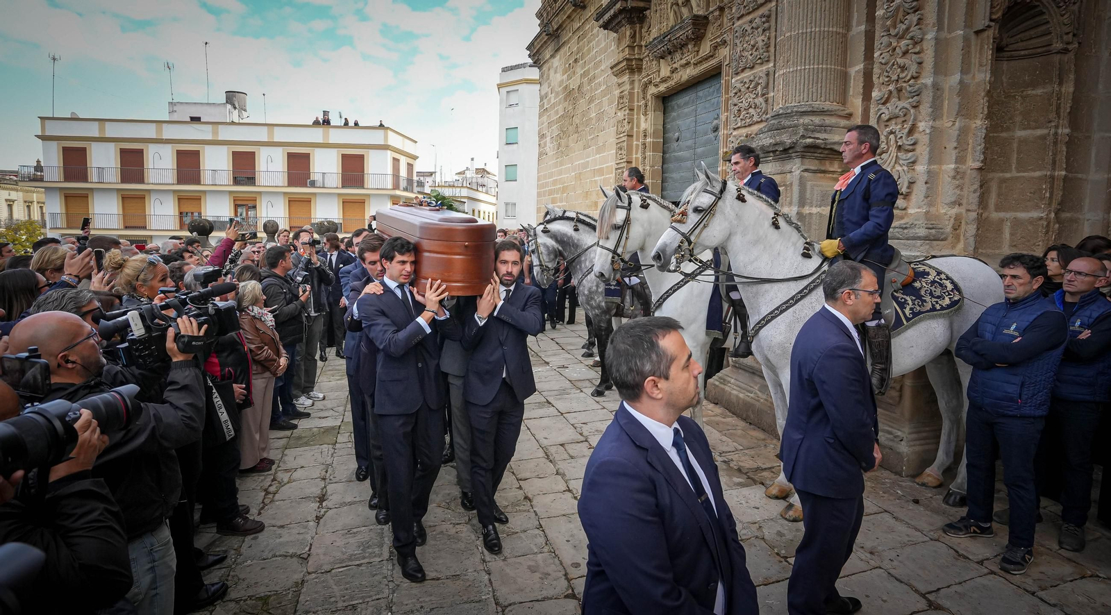 Imágenes del funeral de Álvaro Domecq en la catedral de Jerez
