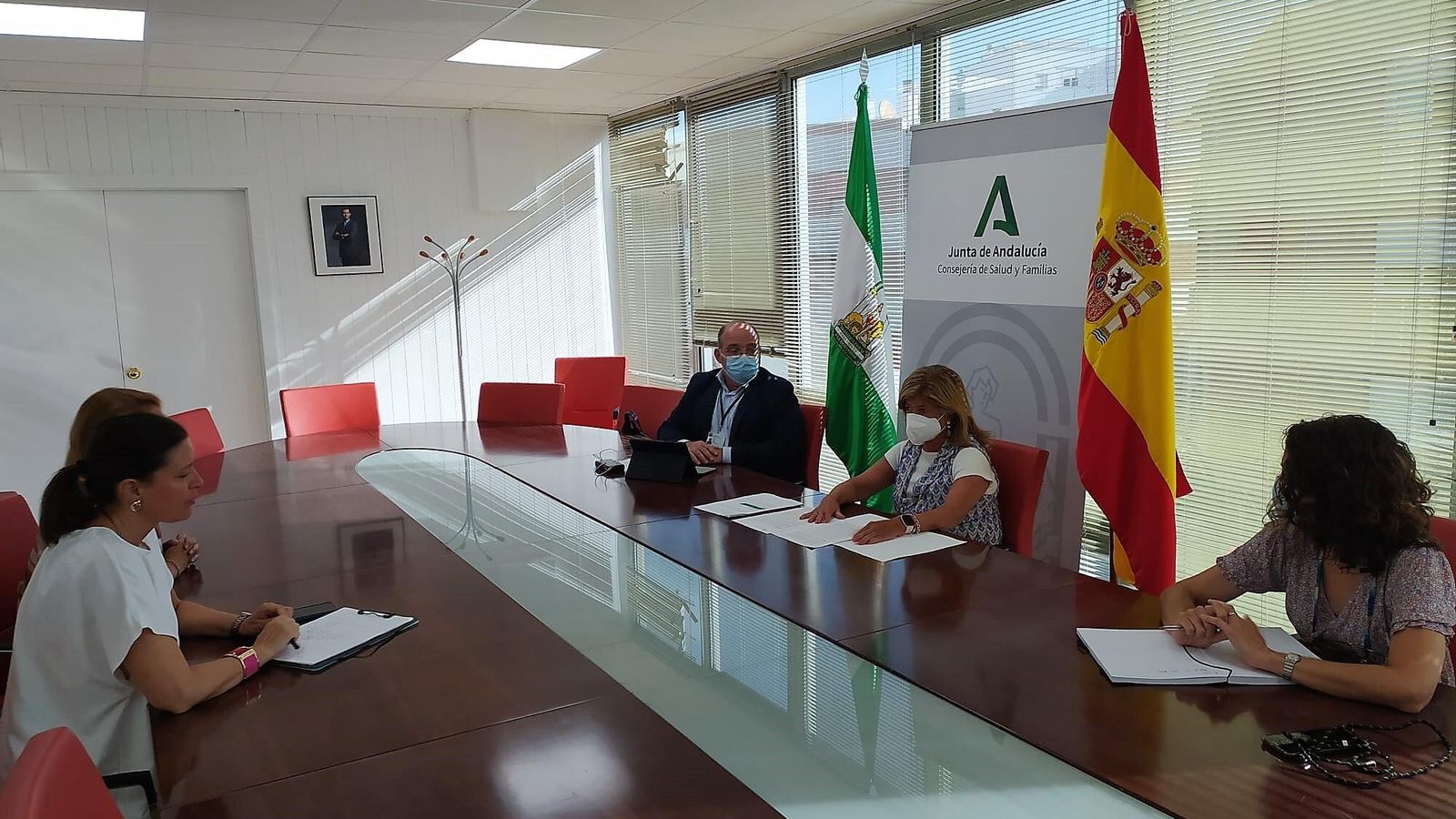 Reunión de la alcaldesa de San Fernando con la delegada territorial de Salud.