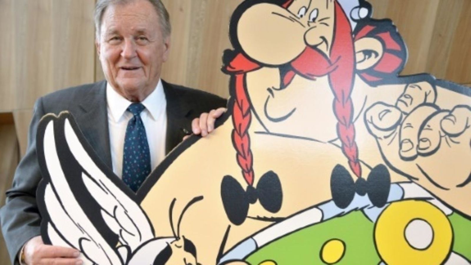 Uderzo, con el personaje hacia el que mostró siempre más afinidad: el grandullón y rudo Obélix.