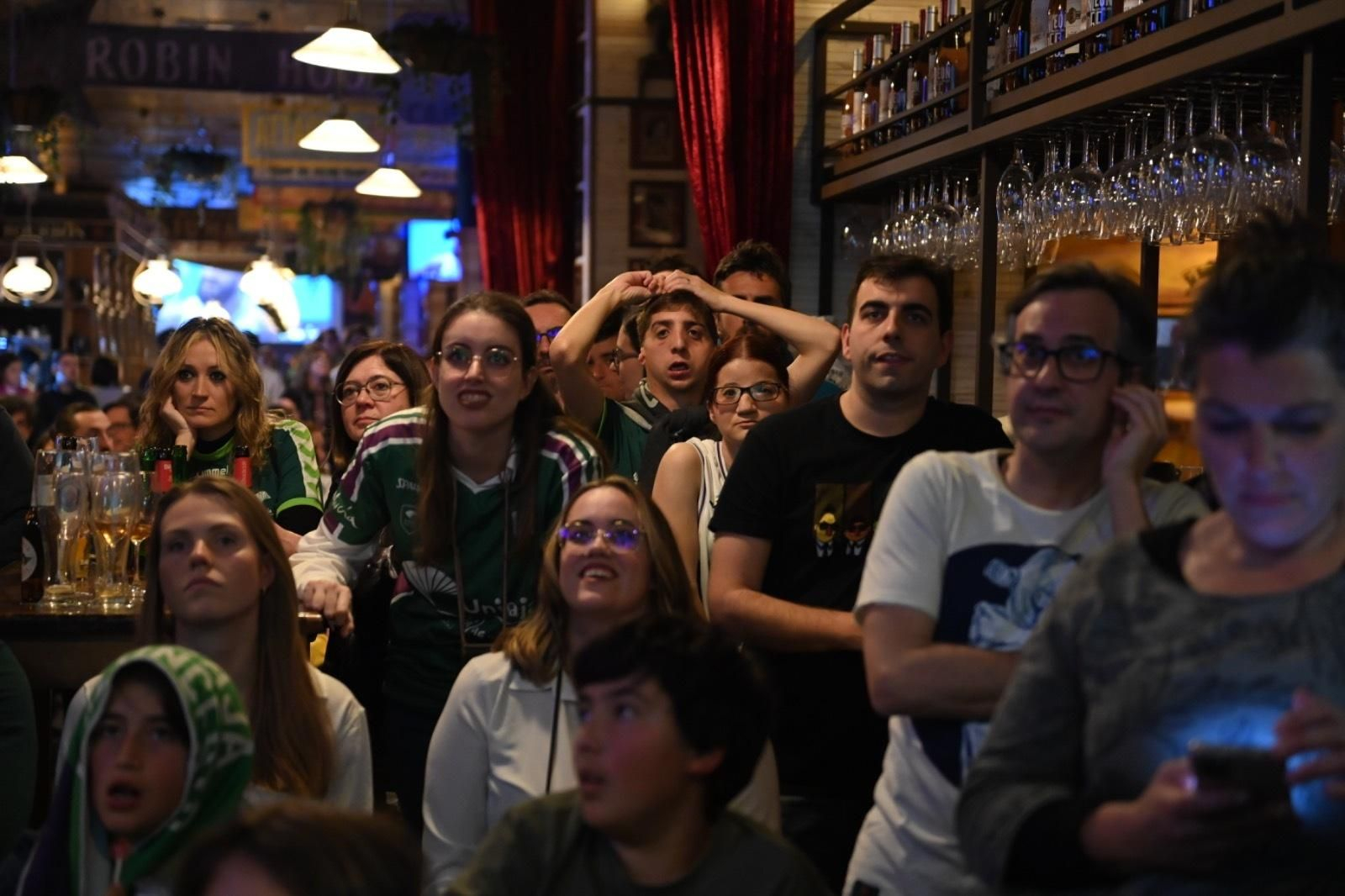La fiesta del Le Grand Café del Centro con el Unicaja, en imágenes