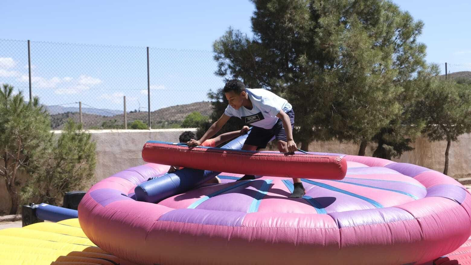 Los jóvenes abulenses tuvieron que emplearse a fondo para defender su lugar en las colchonetas.