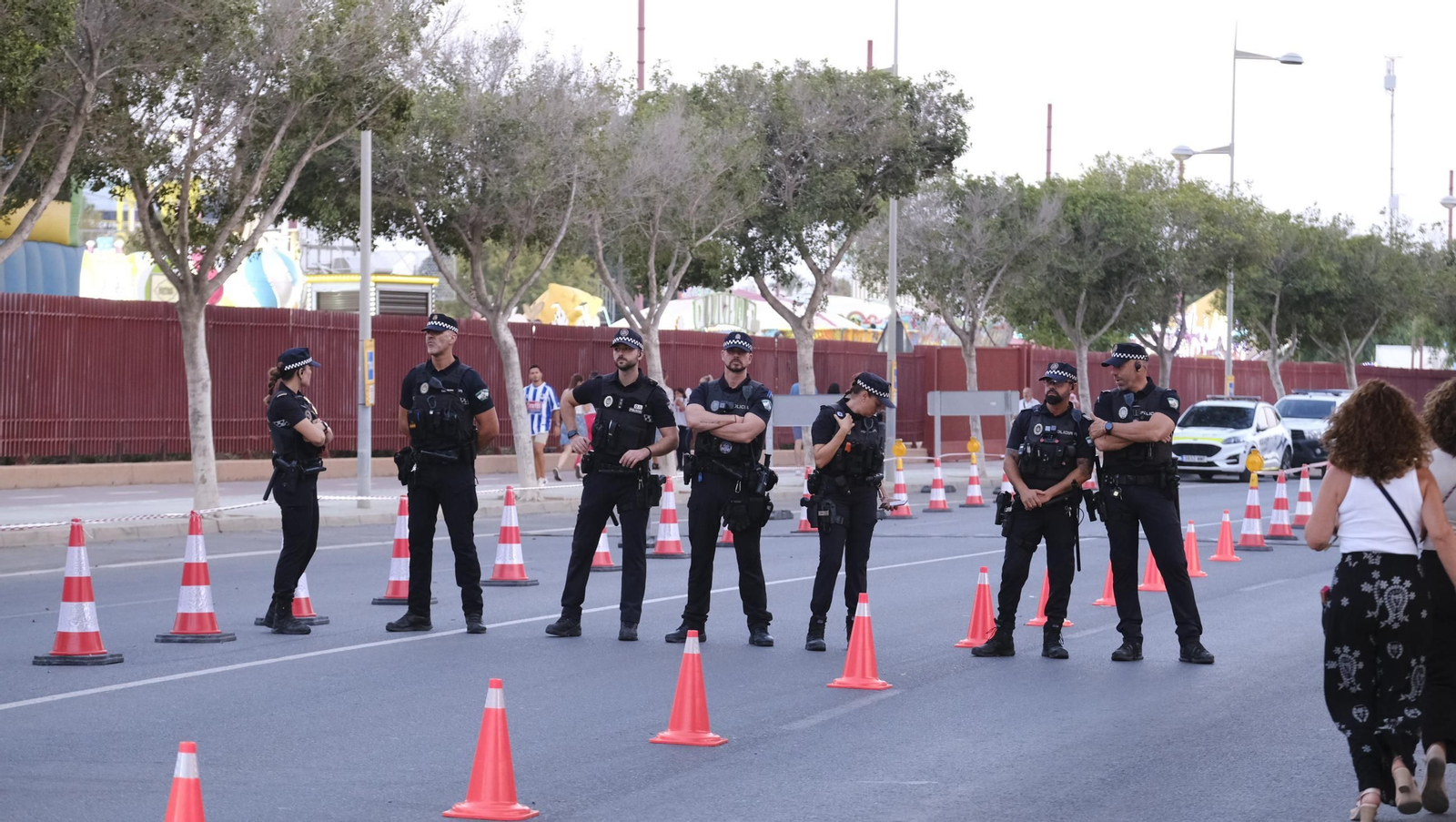 El pregón de la Feria de Almería 2025 y el encendido de la portada, en imágenes
