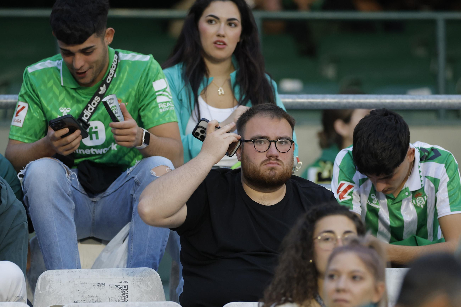 Búscate en las fotos del Betis - Jagiellonia