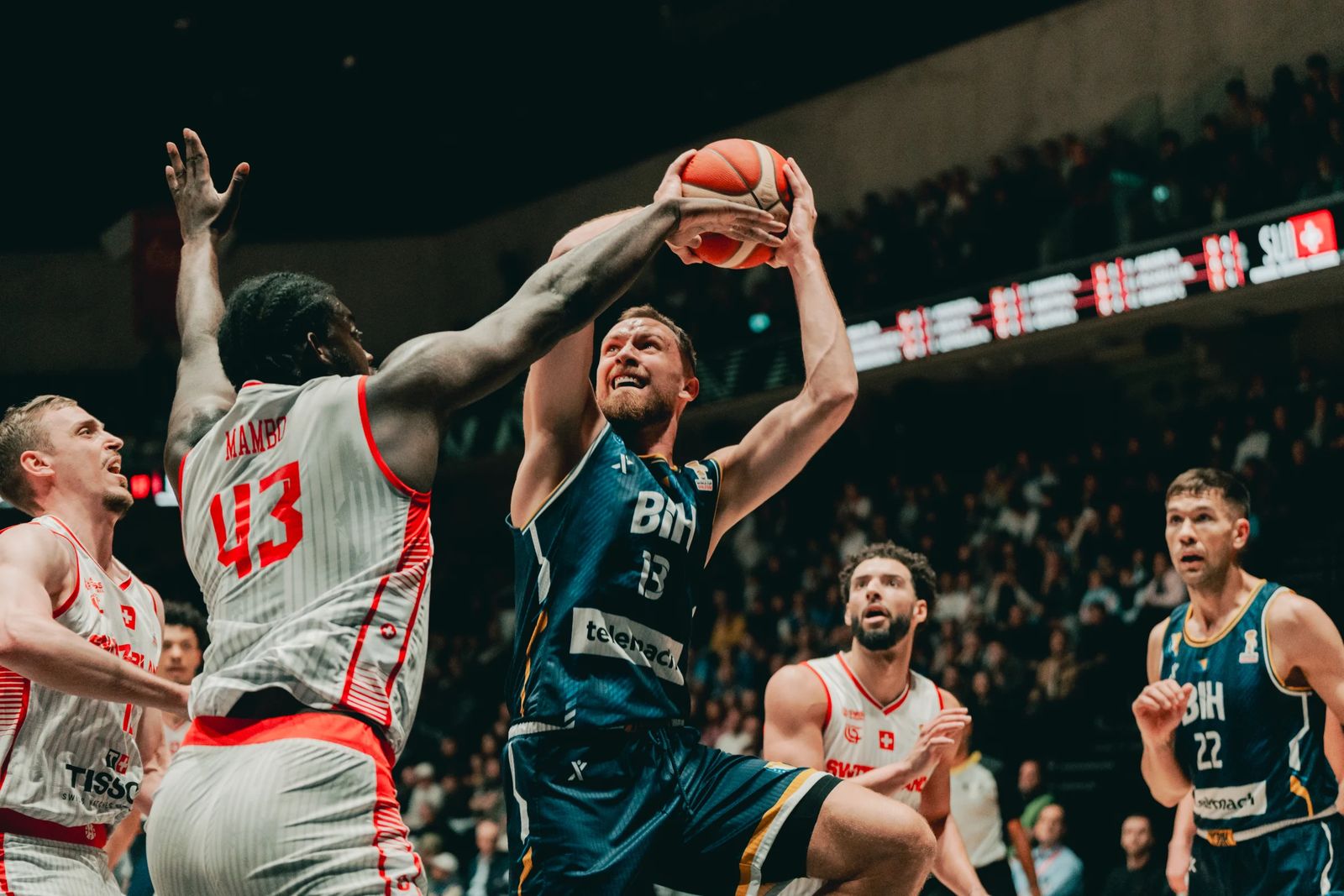 Emir Sulejmanovic cierra la ventana con Bosnia con 13 puntos y siete rebotes